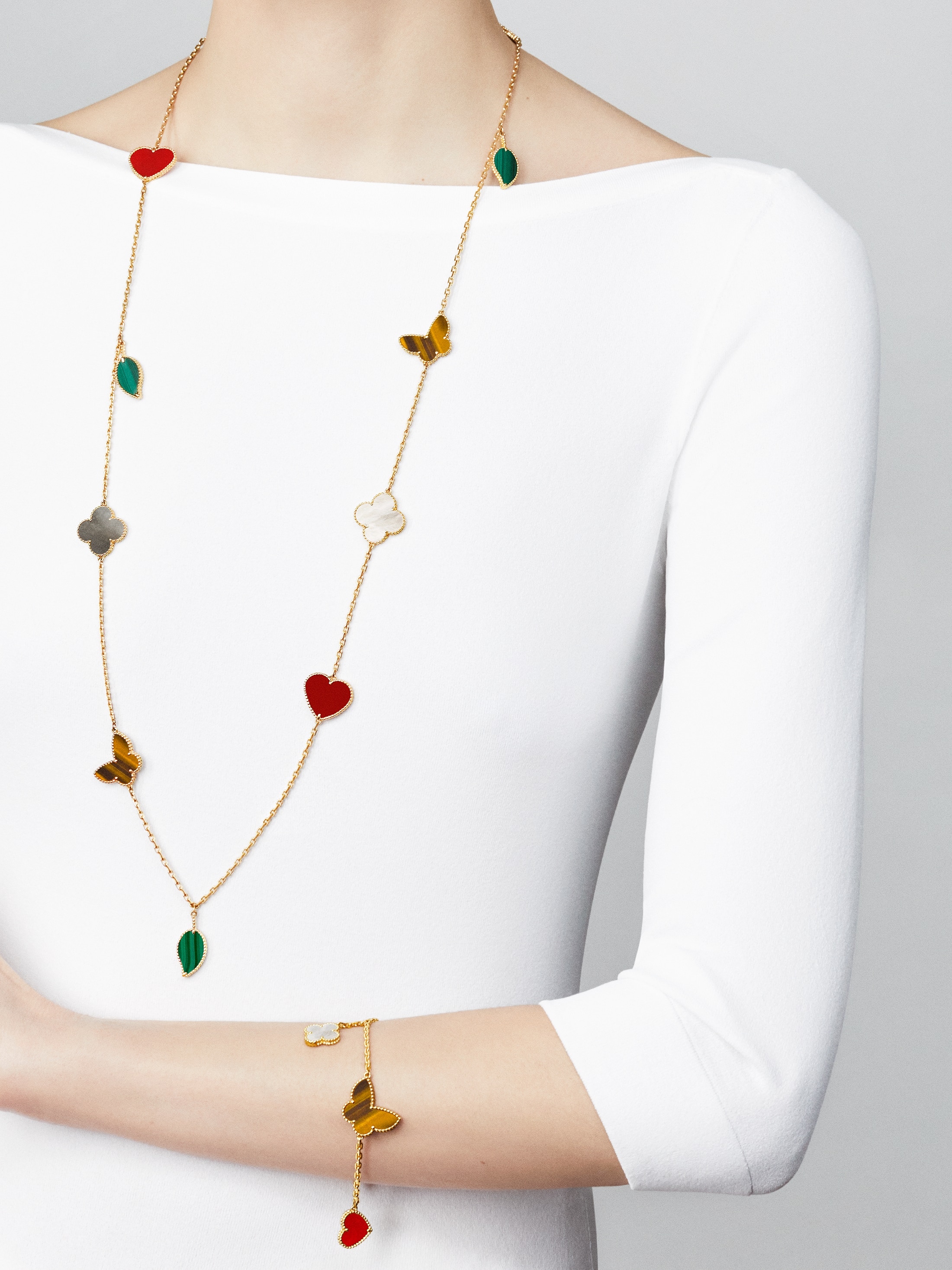 Magic Alhambra long necklace, 1 motif 18K yellow gold, Malachite