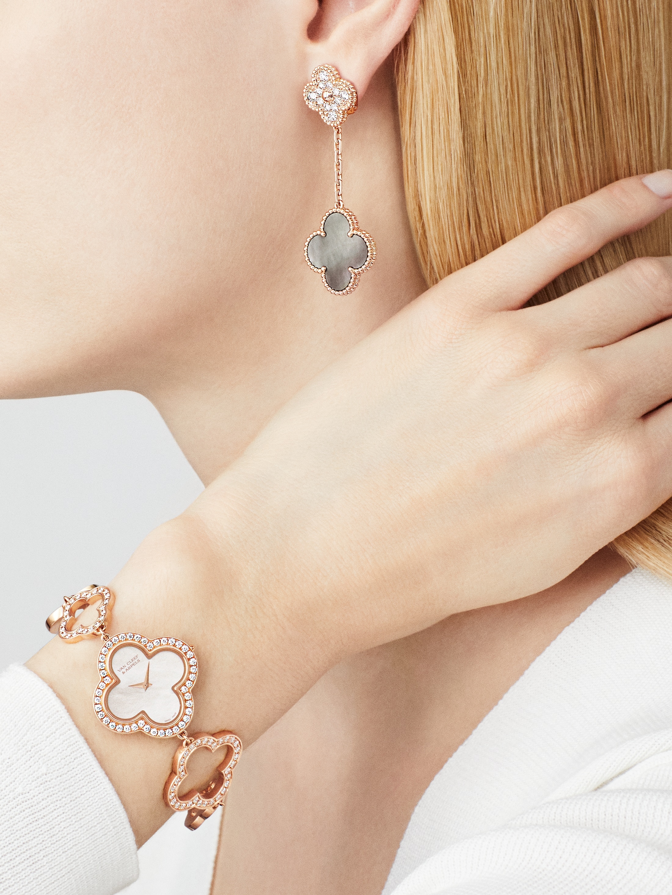 Van Cleef & Arpels updates the Magic Alhambra with new stones and