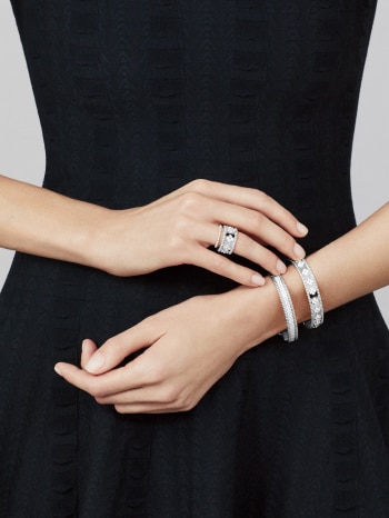 Perlée clovers ring, small model, Diamond:28 stones, 0.62 carat, THREE_FOURTH, Jewelry Ring