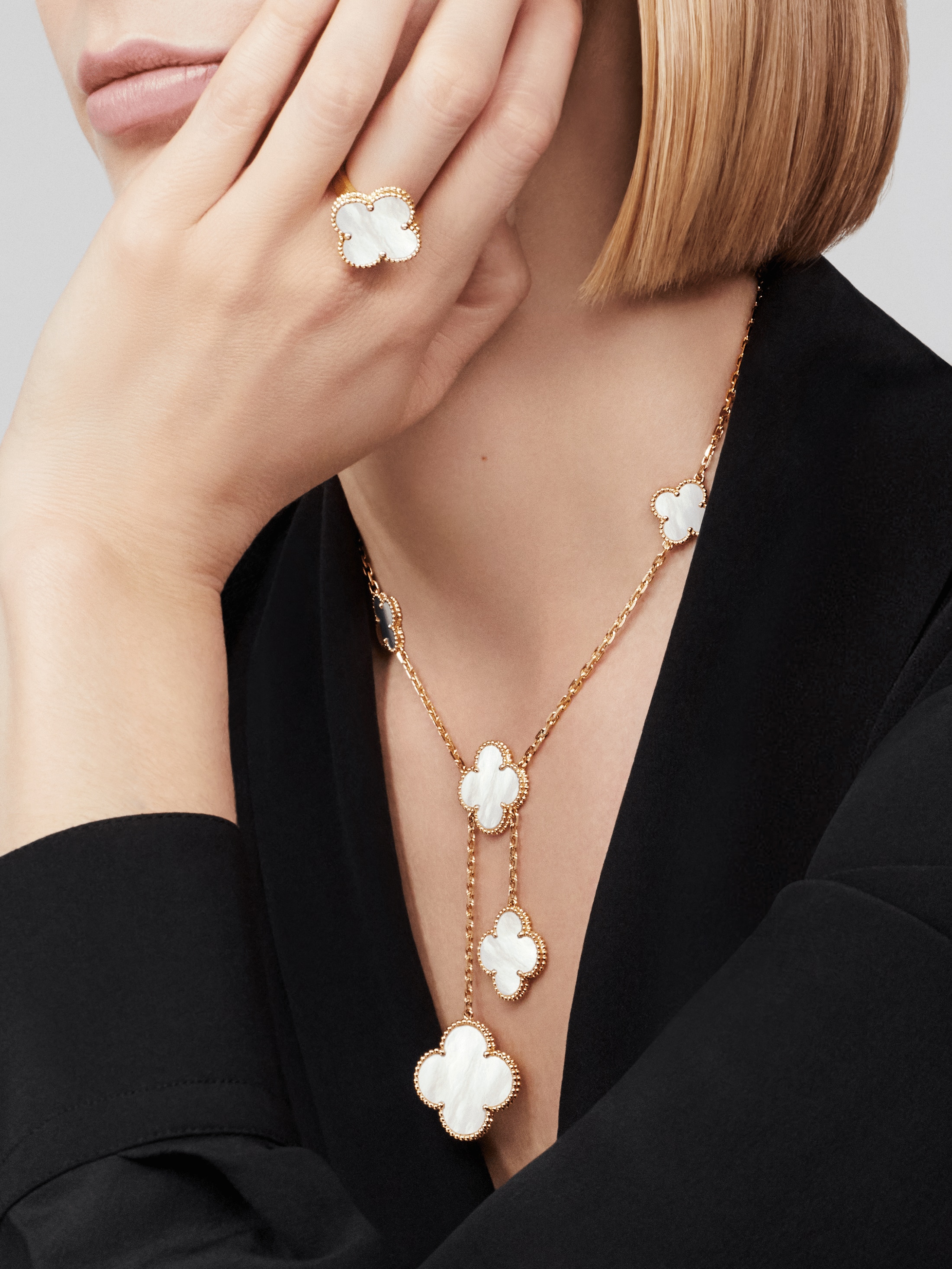 Magic Alhambra necklace, 6 motifs 18K yellow gold, Motherofpearl