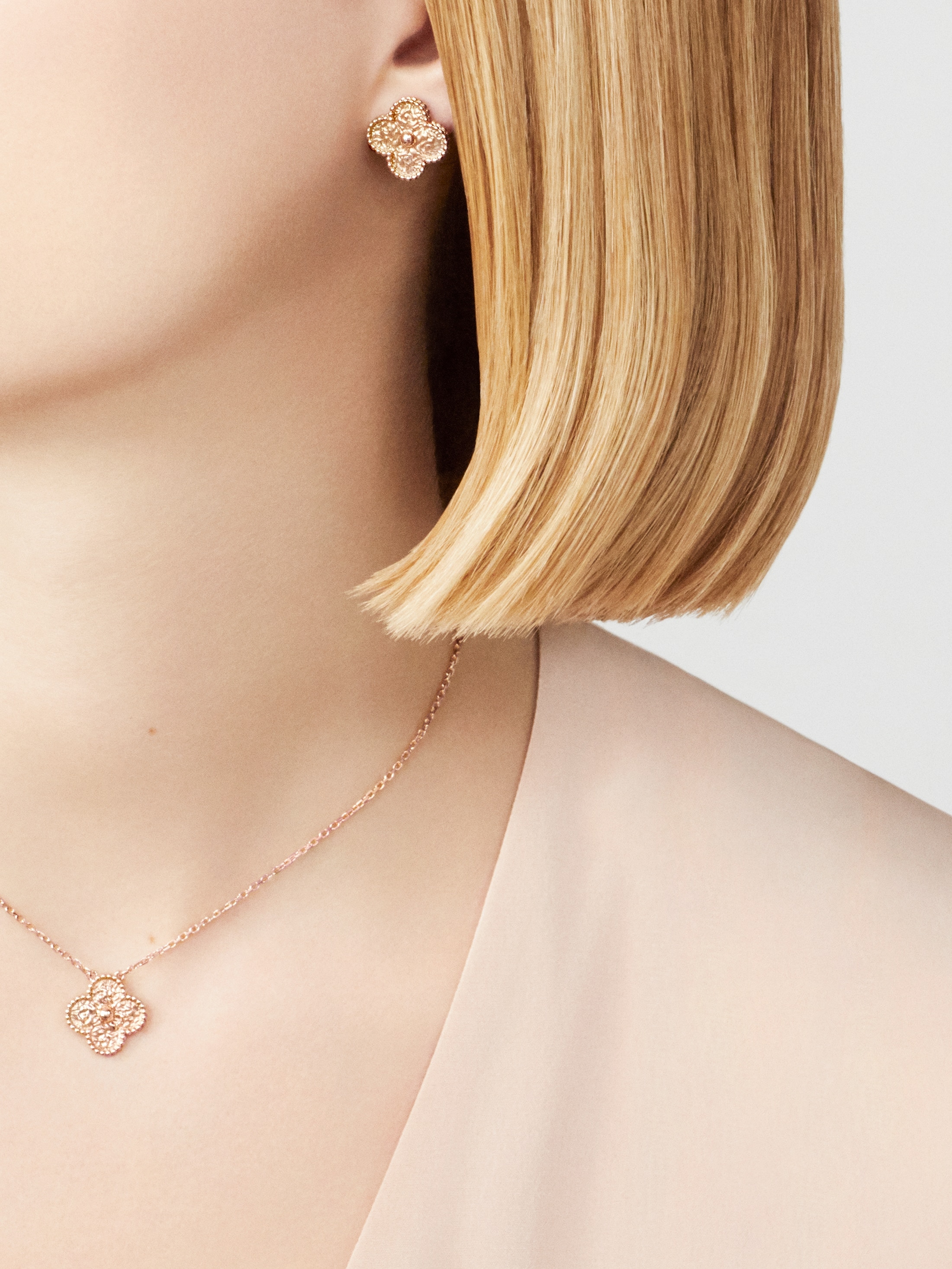 gold van cleef necklace