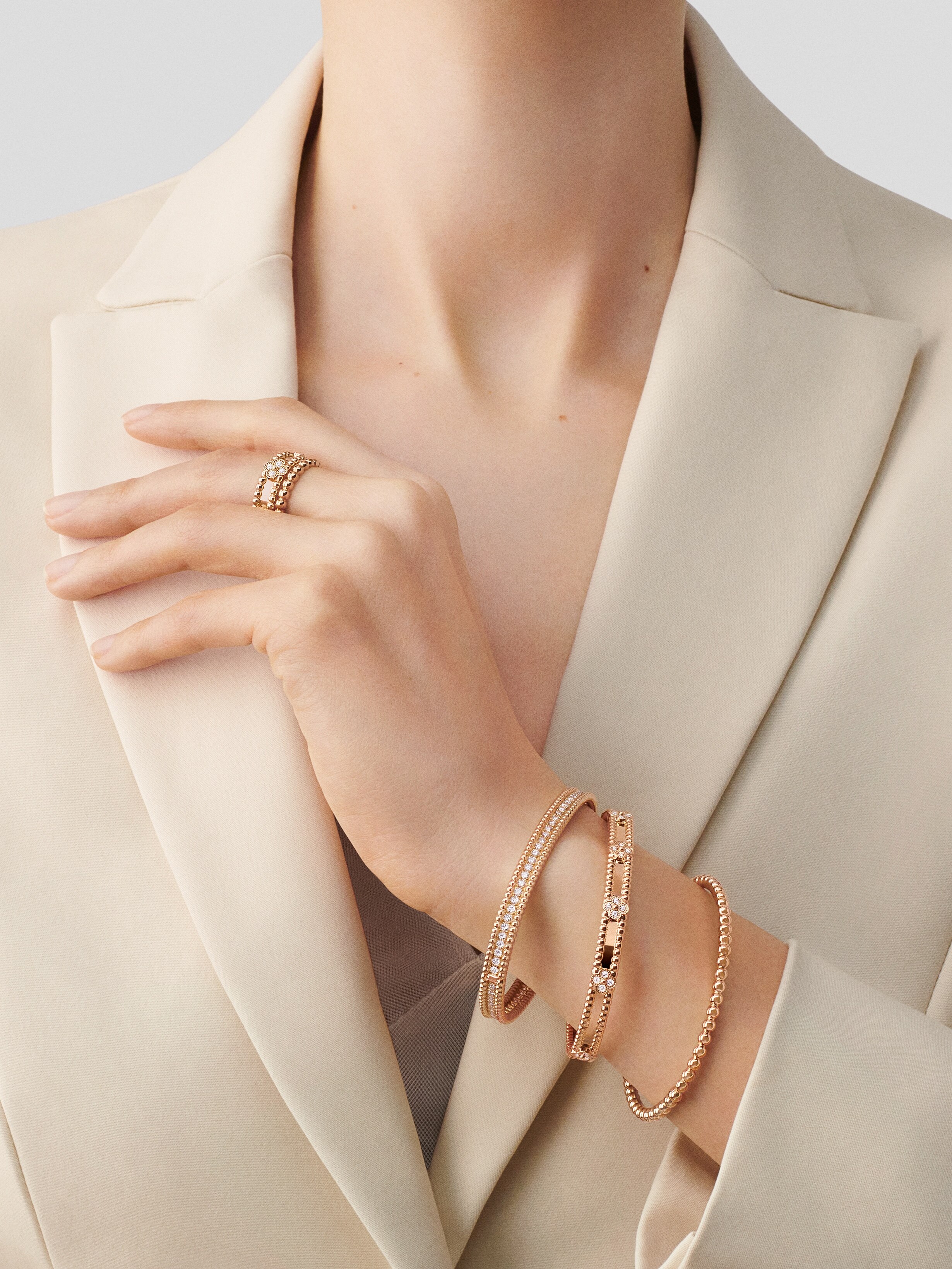 Perlée pearls of gold ring, small model 18K rose gold - Van Cleef