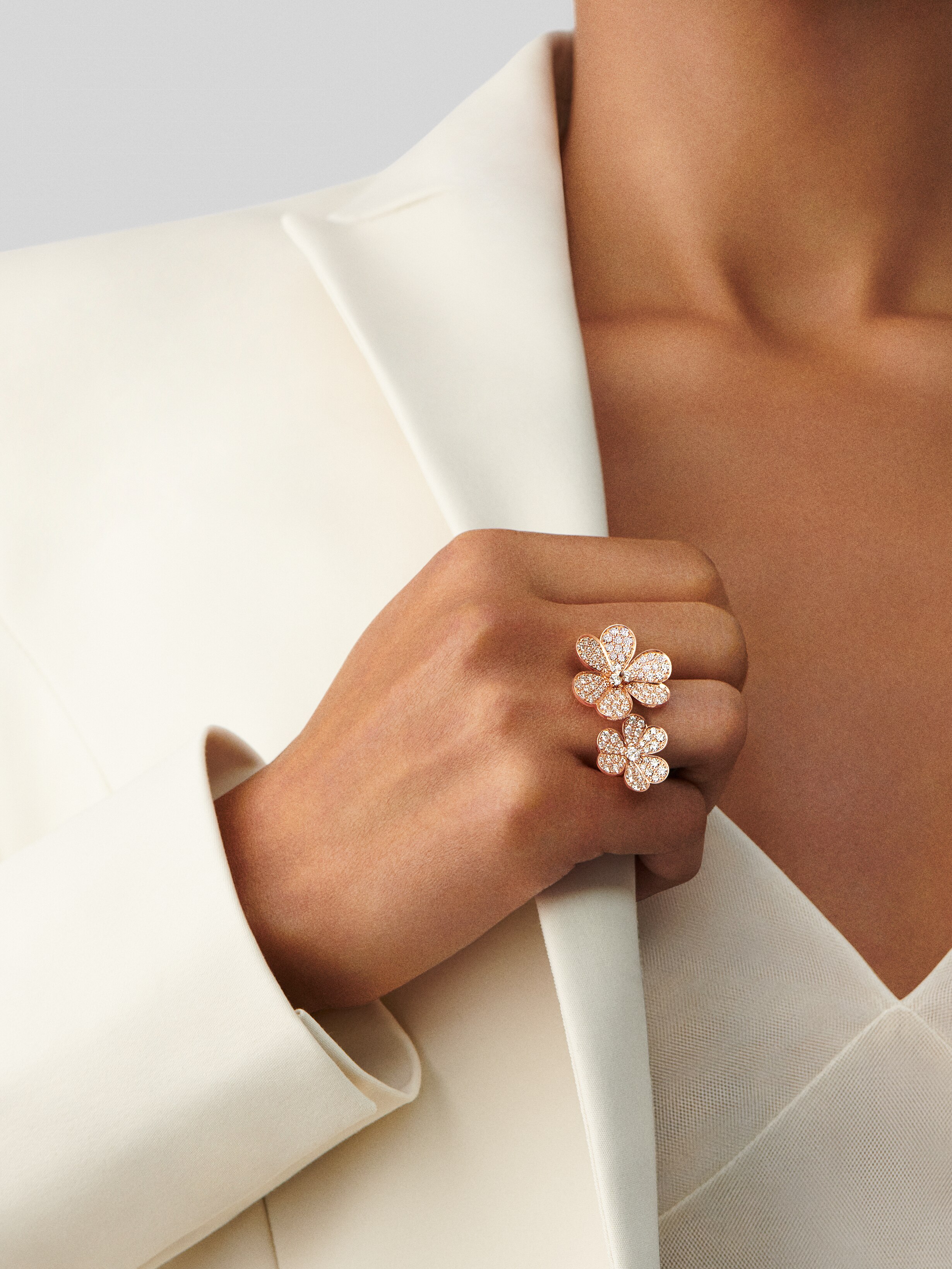 Between the Finger Rings - Van Cleef & Arpels