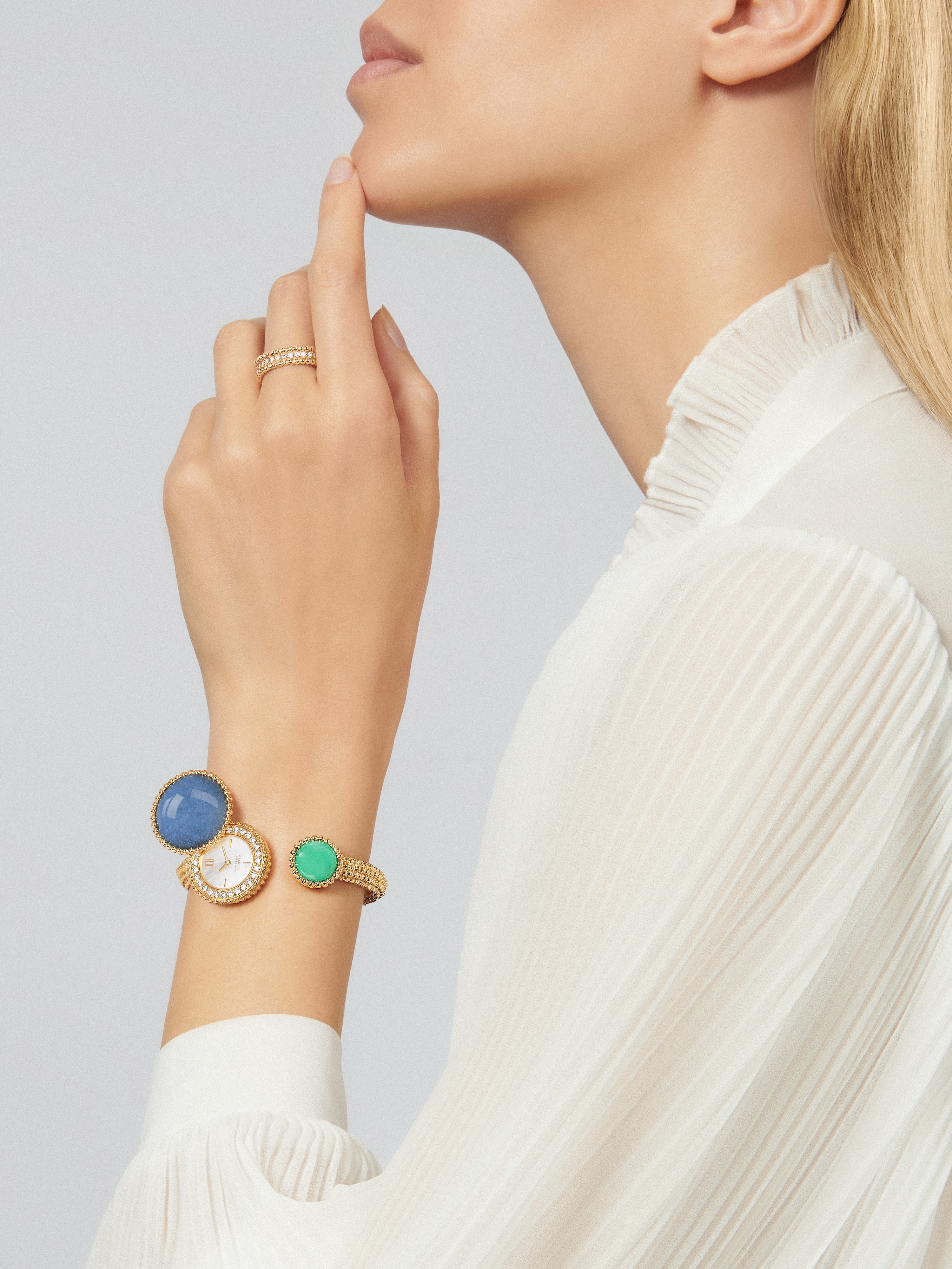 Perlée Toi & Moi secret watch, small model, 18K yellow gold, Chrysoprase:  1 stone, Diamond:  25 stones,  0.77 carat, Mother-of-pearl:  1 stone, Quartz:  1 stone, Worn Detail, Watch - Van Cleef & Arpels