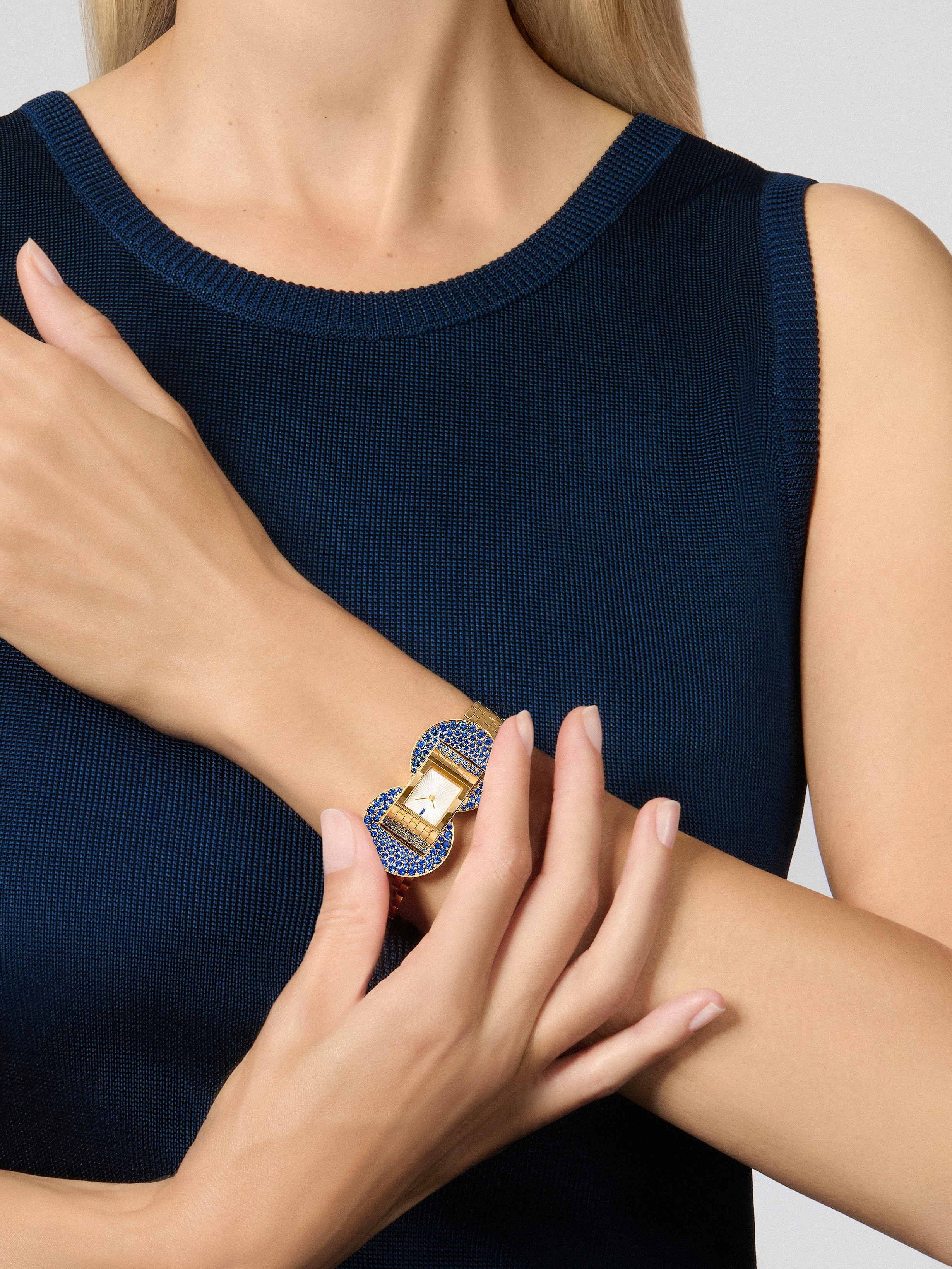 Ludo Secret watch, 18K yellow gold, Mother-of-pearl:  1 stone, Sapphire:  185 stones,  6.28 carats, Worn Alternative, Watch - Van Cleef & Arpels