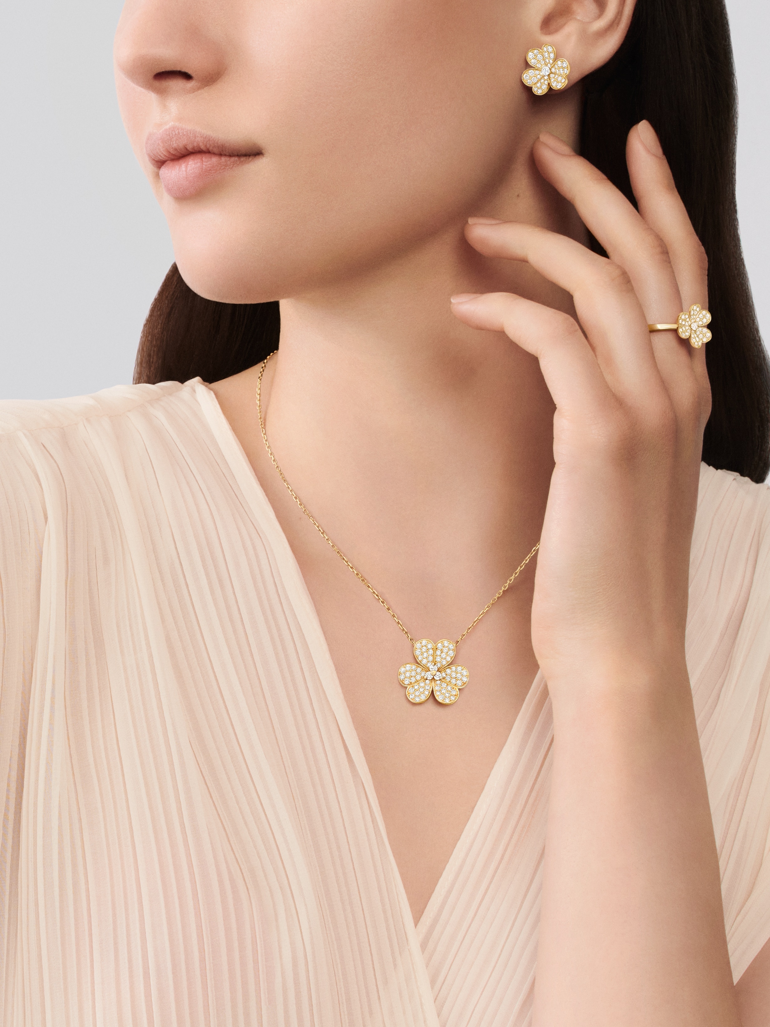 新作人気 18K model large pendant, Frivole yellow Van - Diamond gold, その他