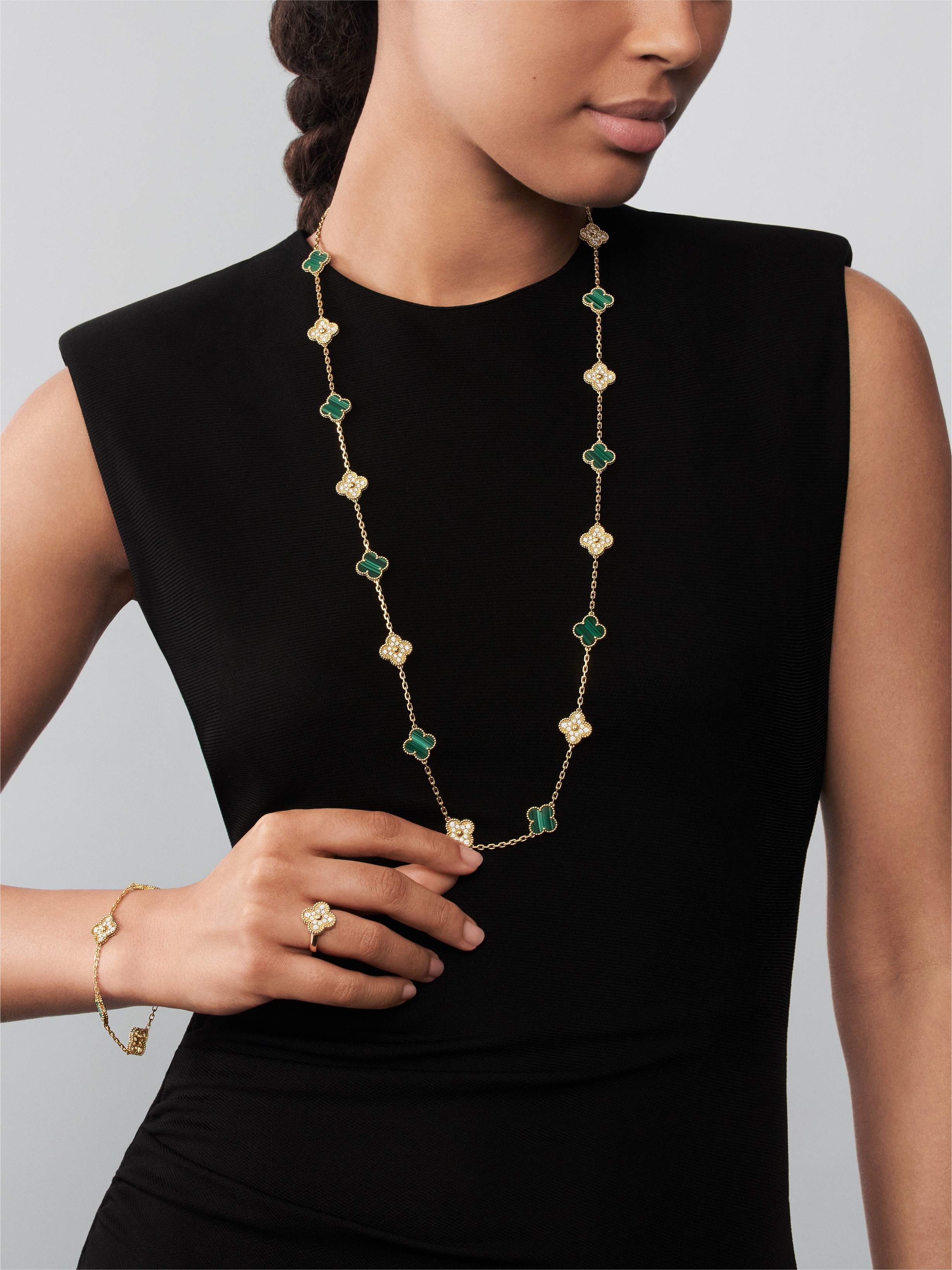 Vintage Alhambra long necklace, 20 motifs, 18K yellow gold, Diamond:  120 stones,  4.83 carats, Malachite:  10 stones, Worn Alternative, Jewelry Long Necklace - Van Cleef & Arpels