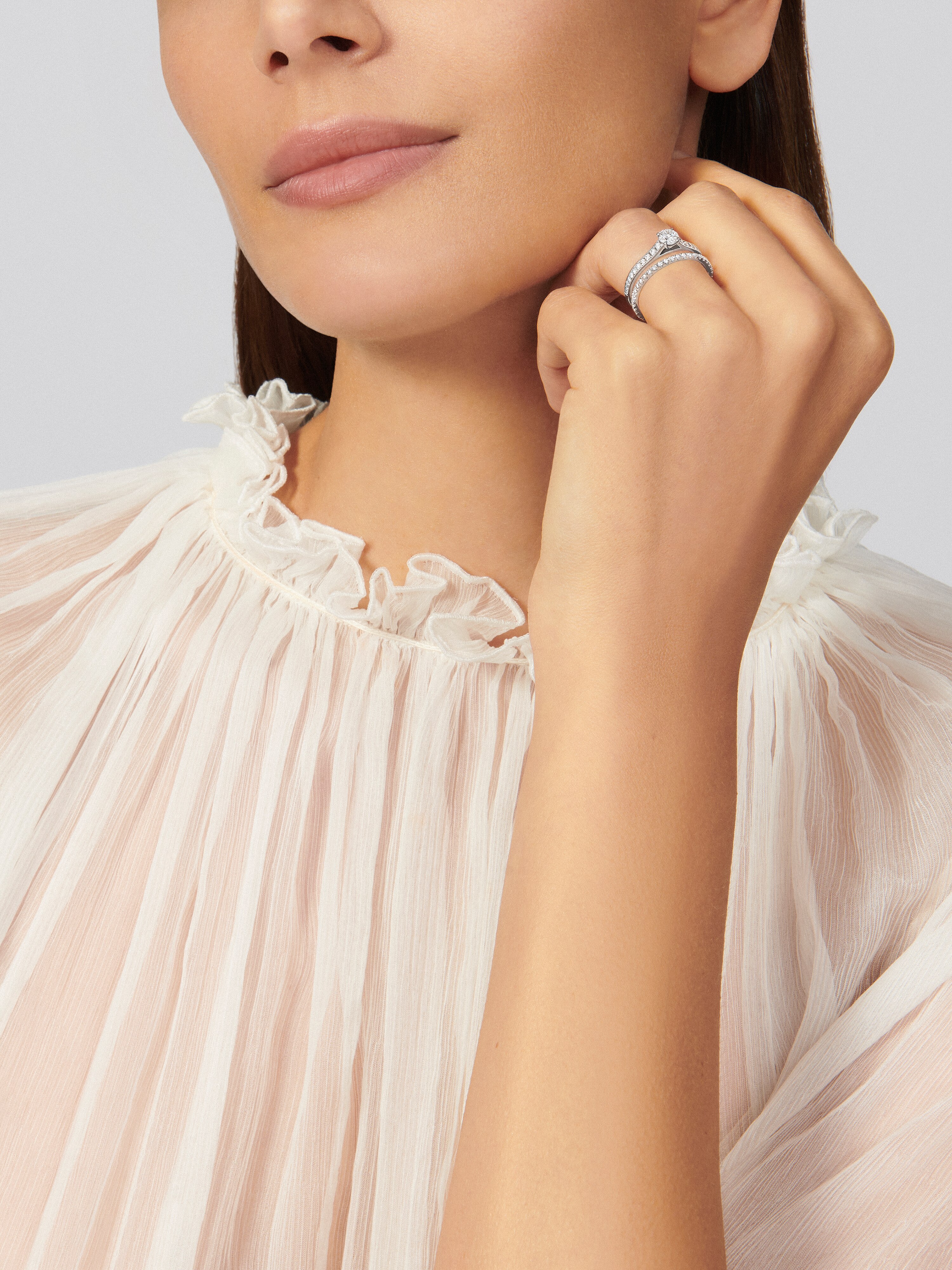 Romance solitaire 0.30 carat DIF, Platinum, Diamond:  23 stones,  0.51 carat, Worn Alternative, Jewelry Ring - Van Cleef & Arpels