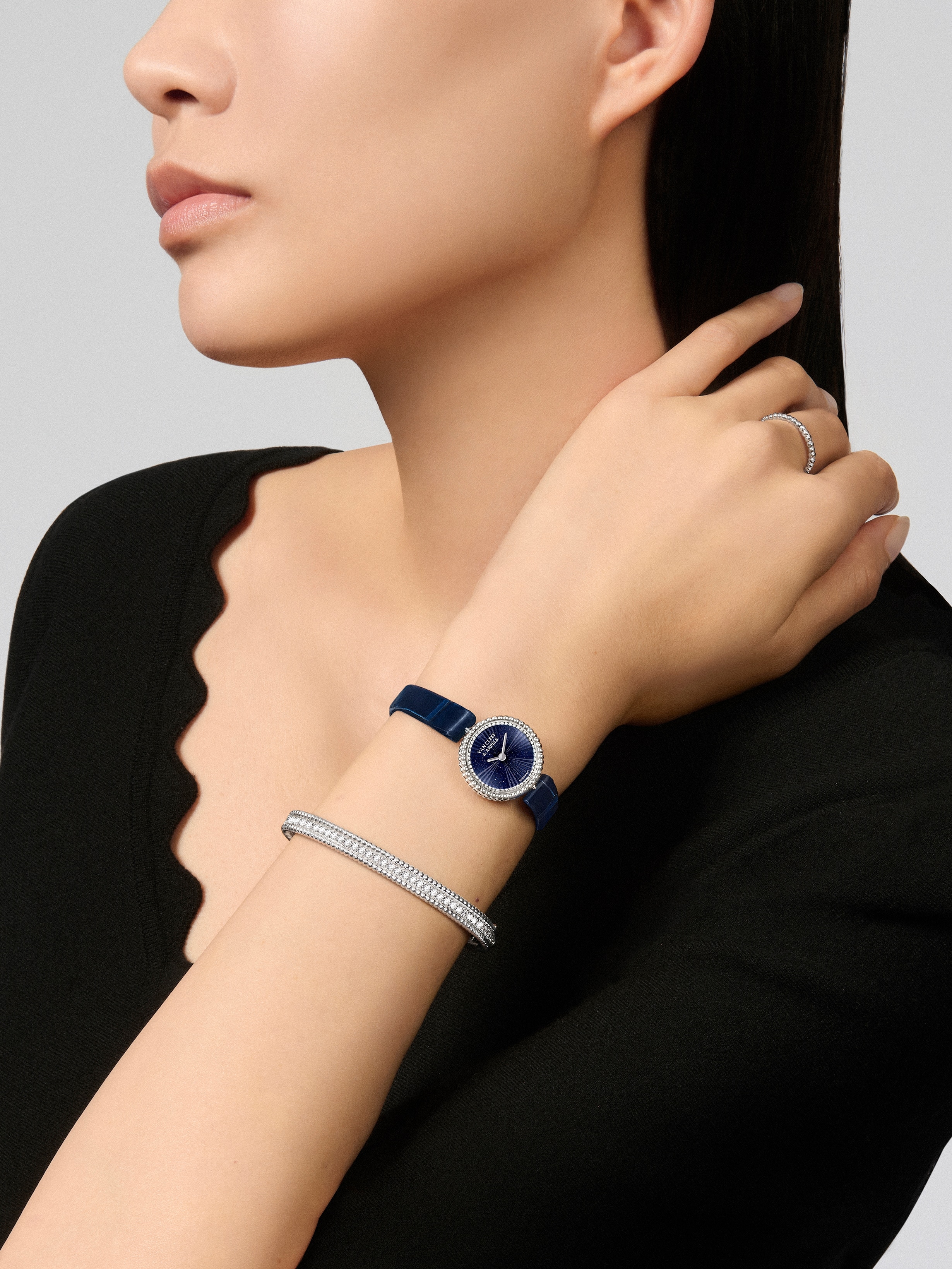 Perlée腕表，23毫米, 18K白金, 钻石:  121颗,  0.62 克拉, Worn Alternative, Watch_梵克雅宝_Van Cleef & Arpels