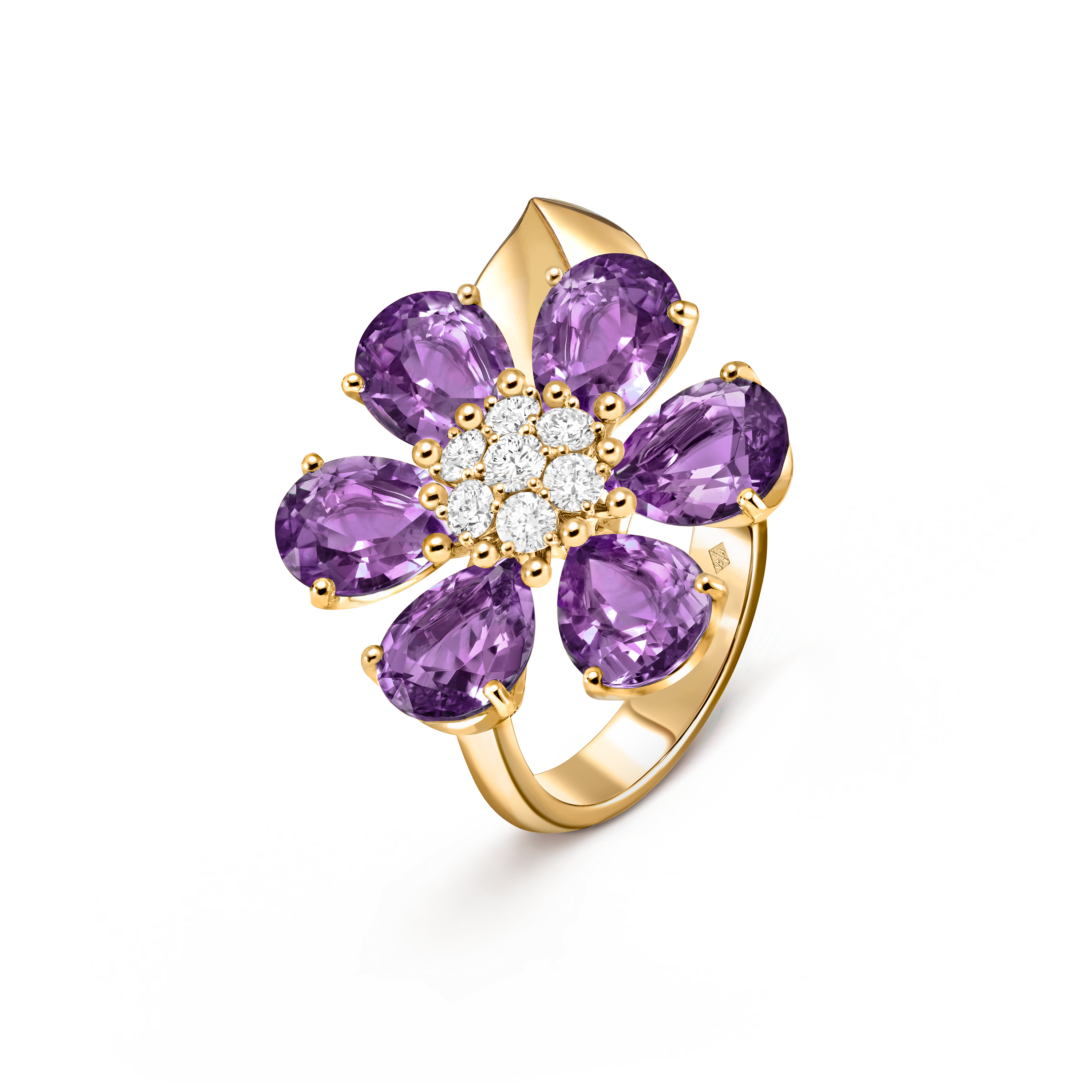 Fleurs d’Hawaï ring, 18K yellow gold, Amethyst:  6 stones,  8.52 carats, Diamond:  7 stones,  0.54 carat, Three Fourth, Jewelry Ring - Van Cleef & Arpels