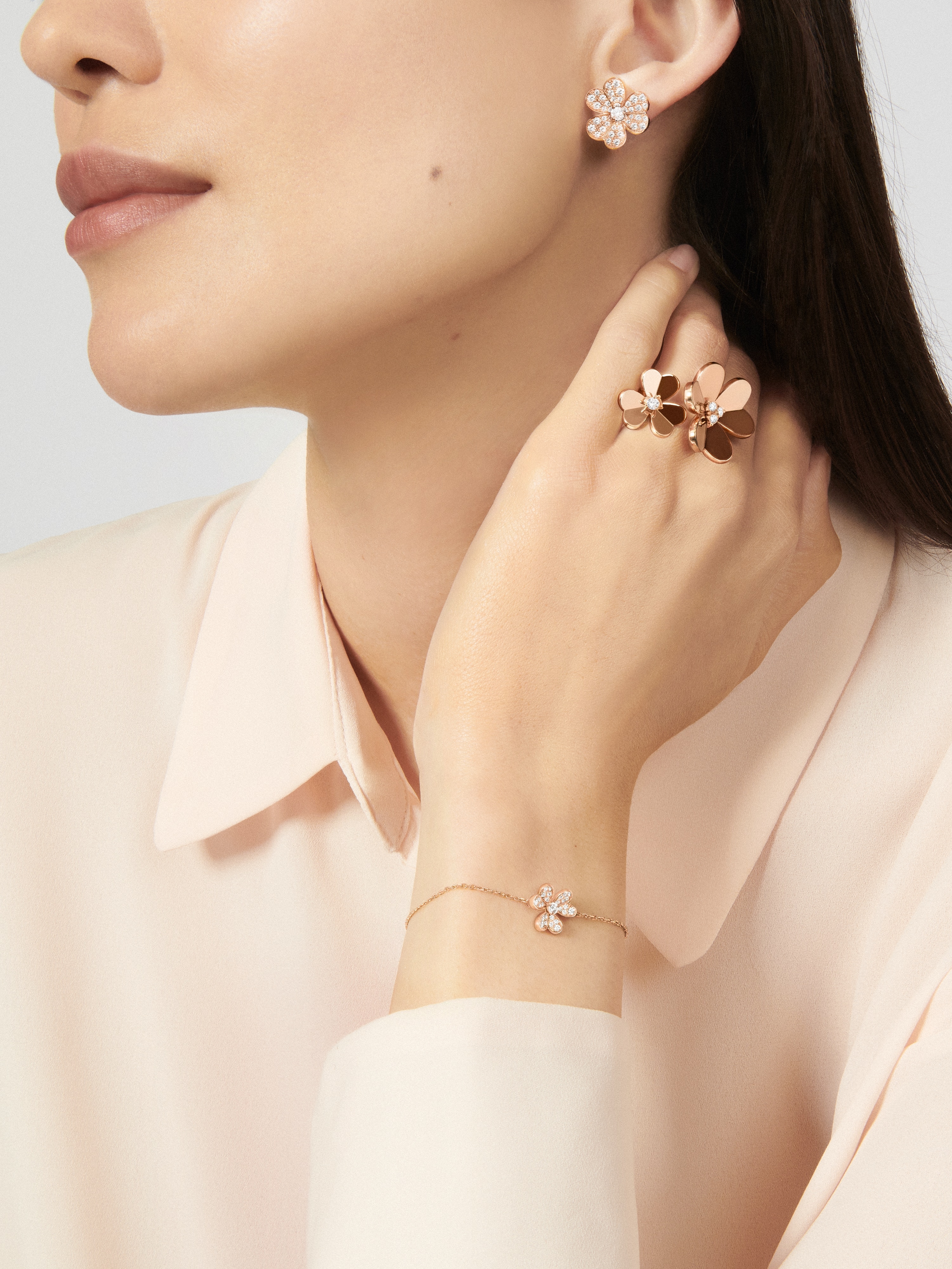 Van cleef and outlet arpels frivole bracelet