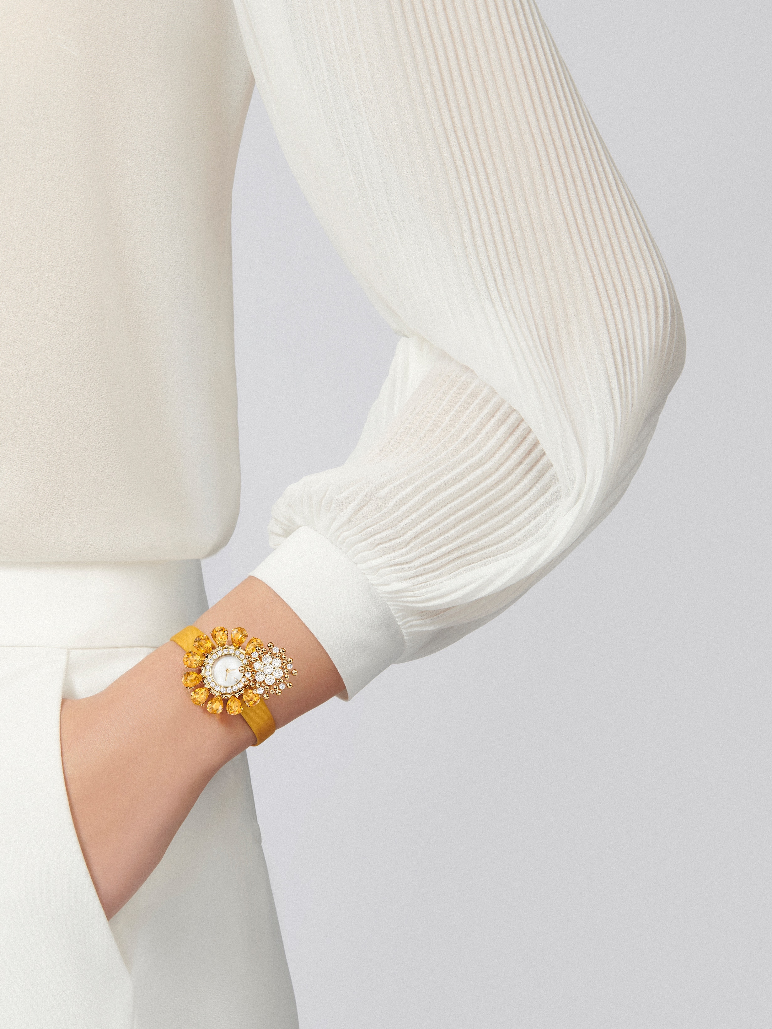 フルール ダワイ シークレット ウォッチ 18K ホワイトゴールド