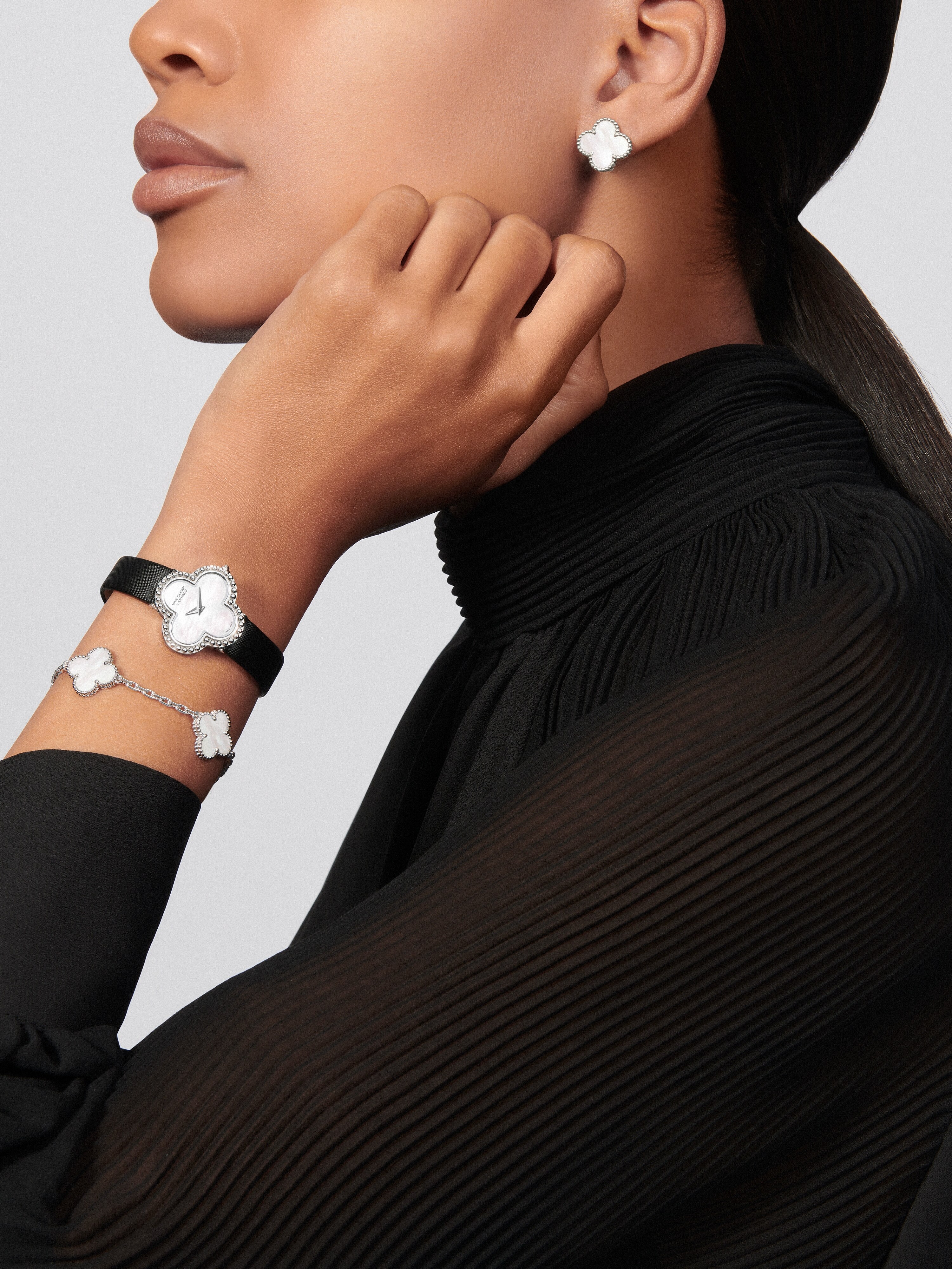 Van Cleef On Celebrities 60 Photos Moonagedaydream film Van Cleef On Celebrities 60 Photos Moonagedaydream film