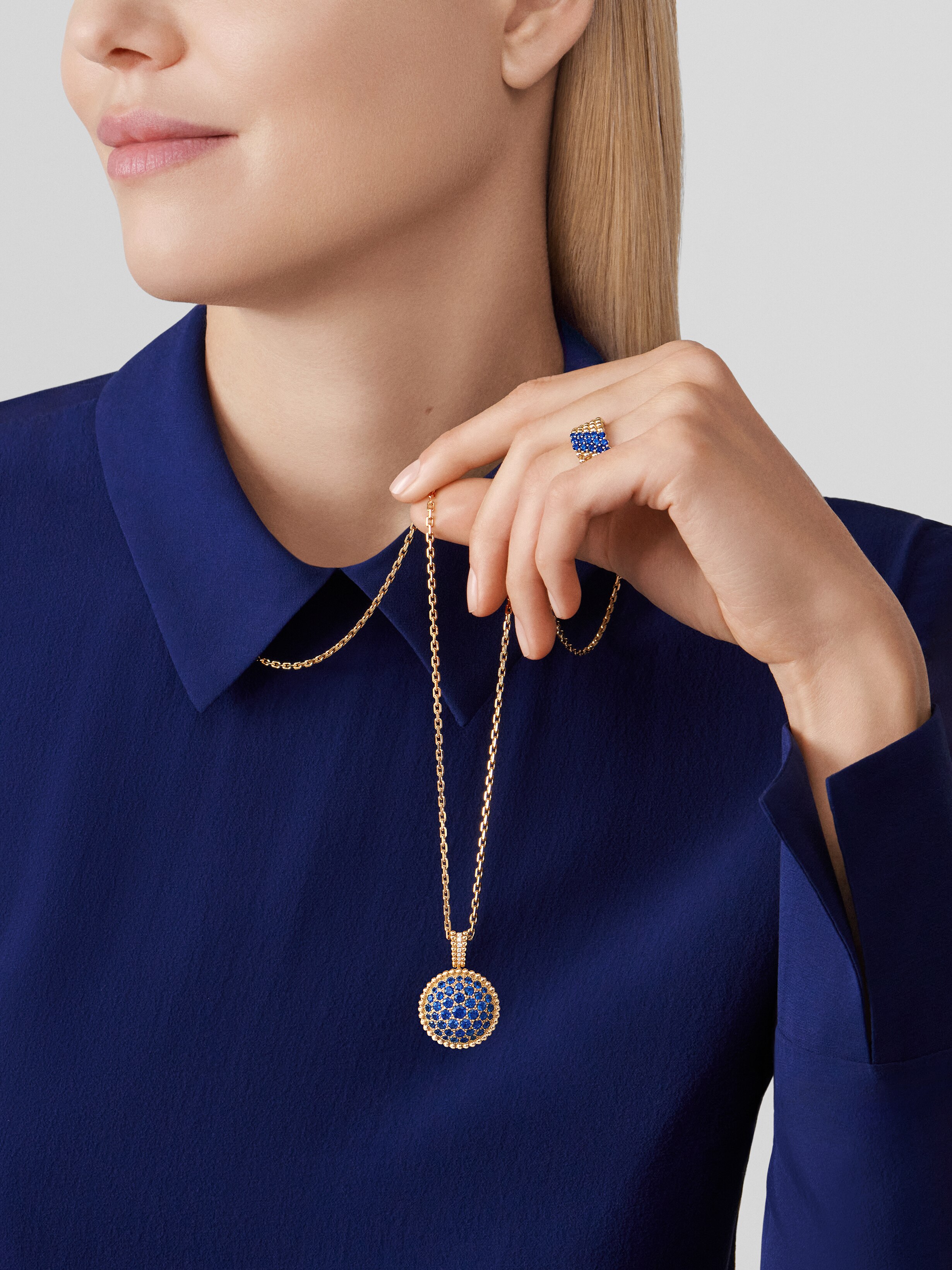 Van cleef perlee pendant top