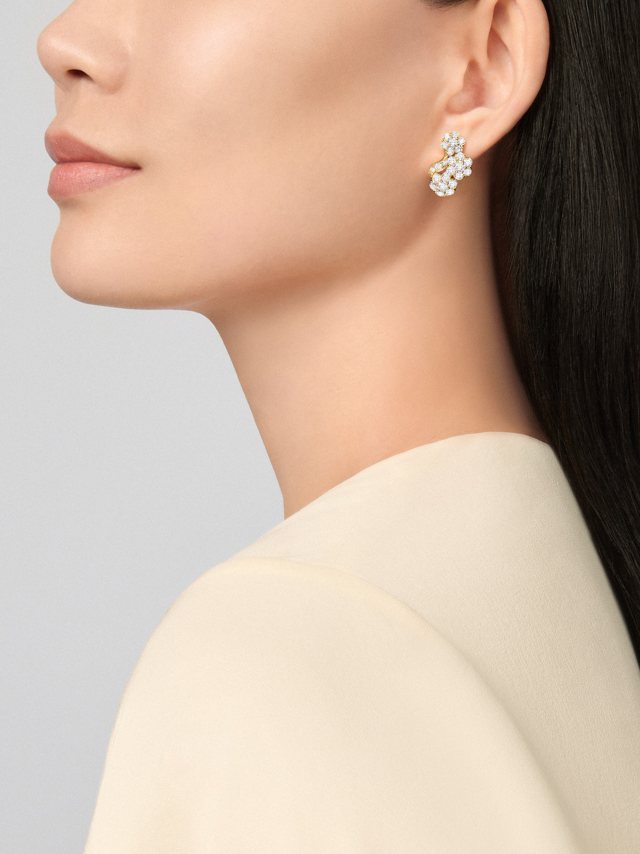 Snowflake  earrings, 18K yellow gold, Diamond:  48 stones,  3.9 carats, Worn Alternative, High Jewelry Earrings - Van Cleef & Arpels