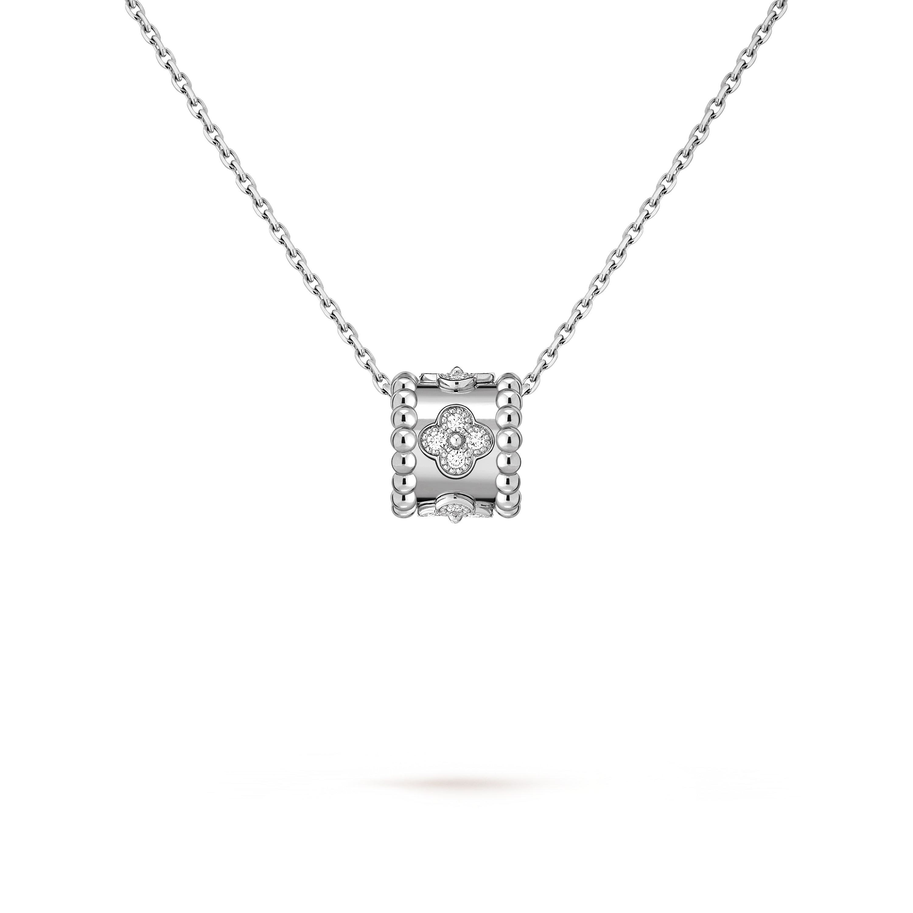 Pendentif trefle van cleef clearance
