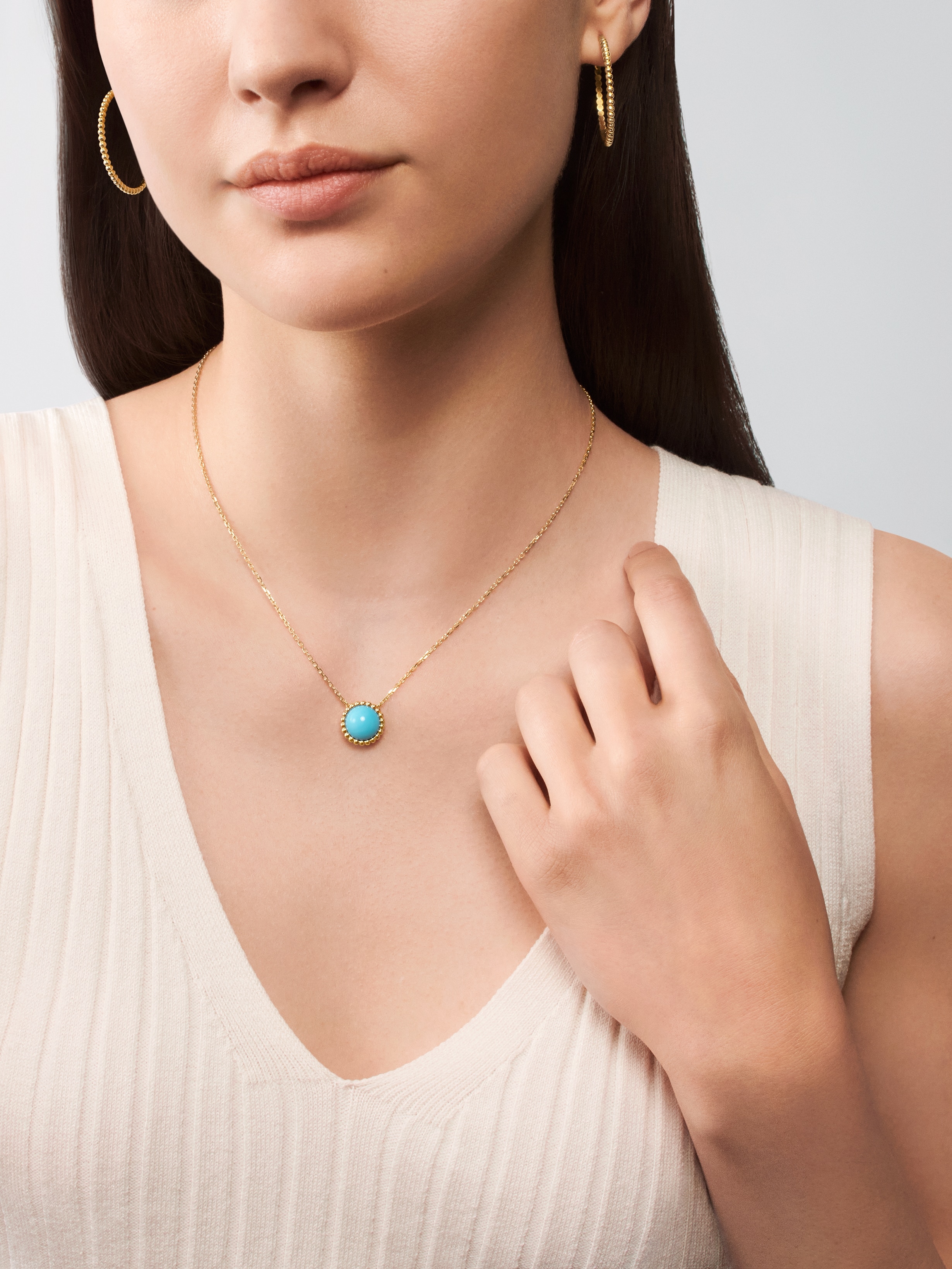 Perlée couleurs pendant, 18K yellow gold, Turquoise:  1 stone, Worn Detail, Jewelry Pendent - Van Cleef & Arpels