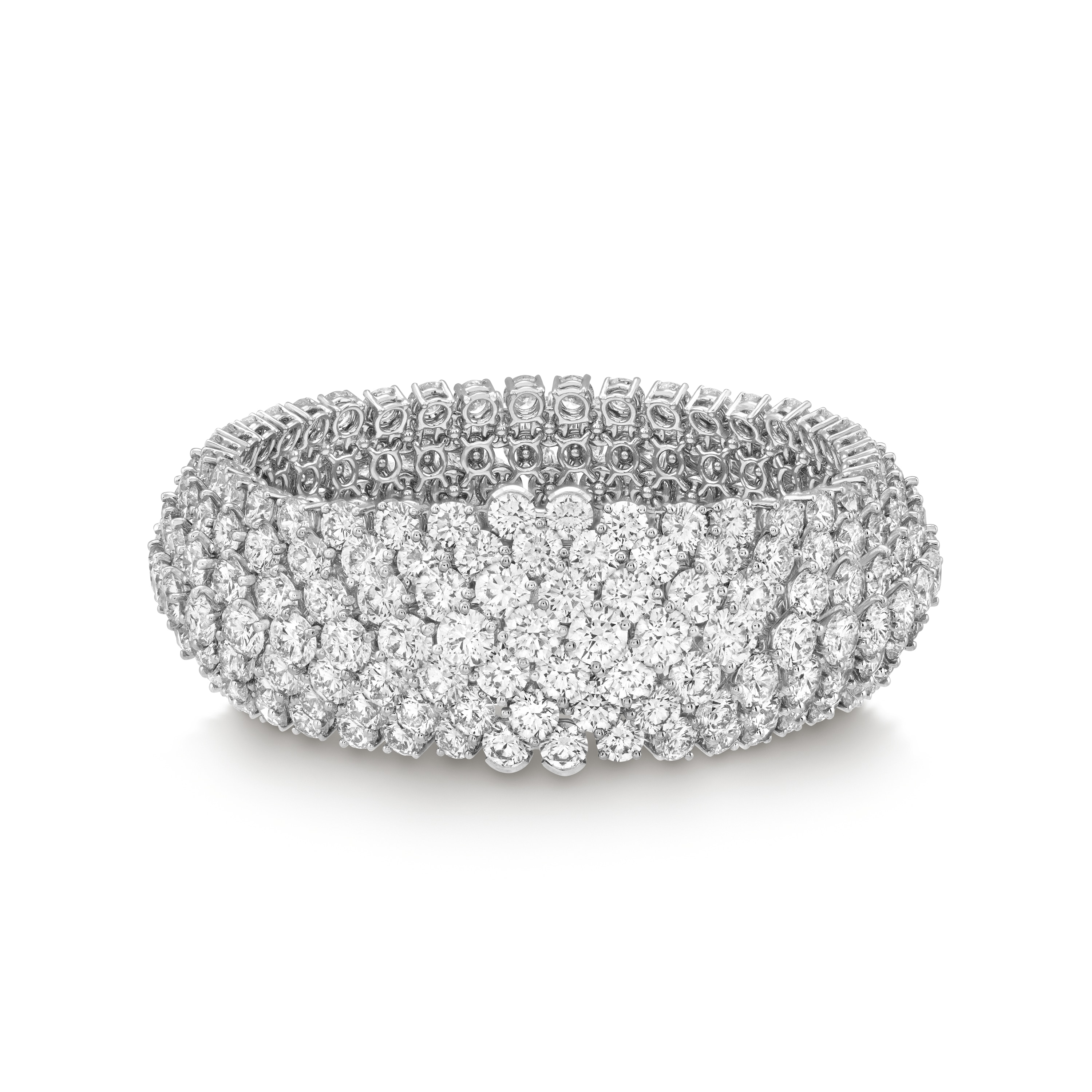 Bracelet À Cheval 7 rangs, Or blanc 750/1000, Diamant:  266 pierres,  73.08 carats, Front Alternative, High Jewelry Bracelet - Van Cleef & Arpels
