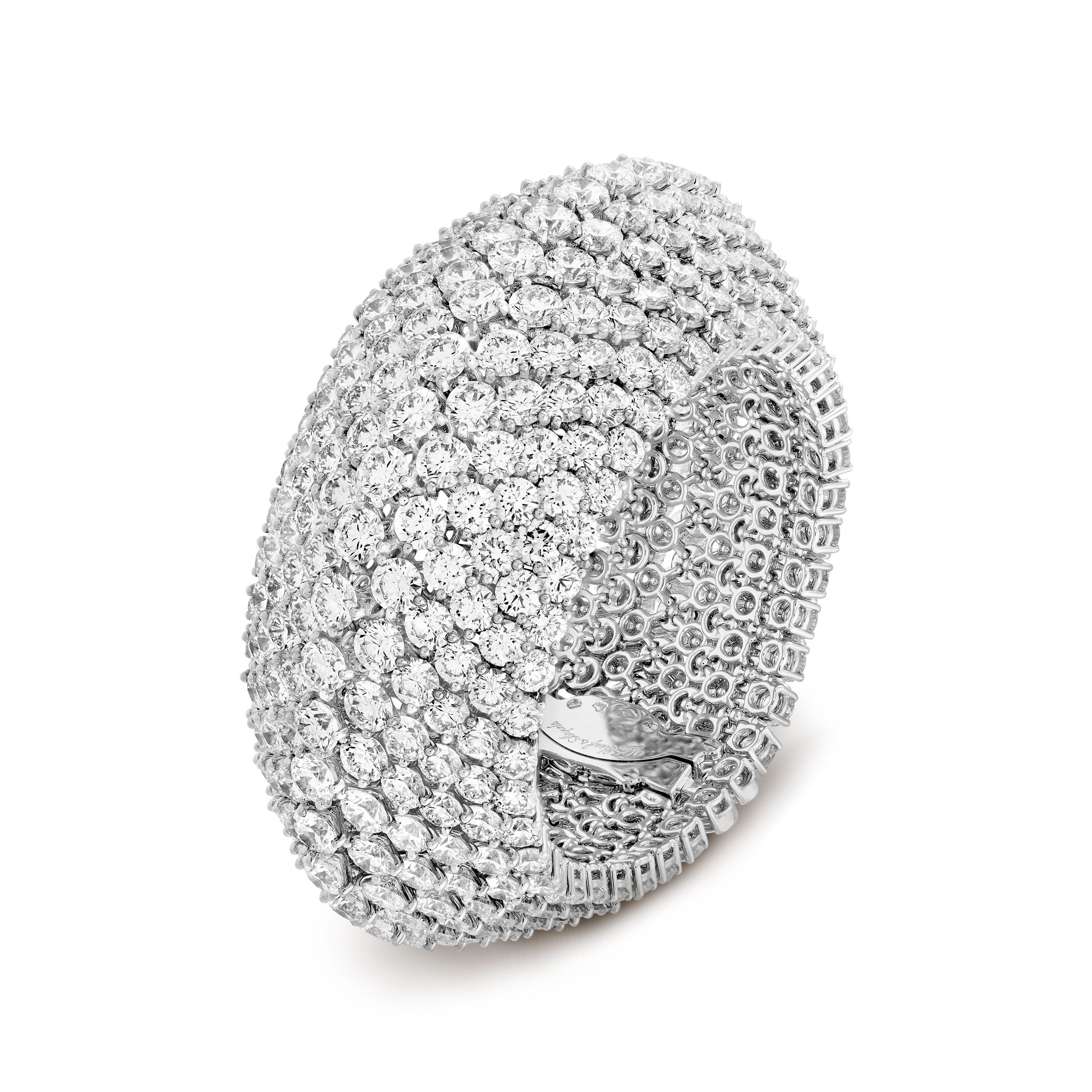 À Cheval 11-row bracelet, Or blanc 750/1000, Diamant:  440 pierres,  109.36 carats, Three Fourth, High Jewelry Bracelet - Van Cleef & Arpels