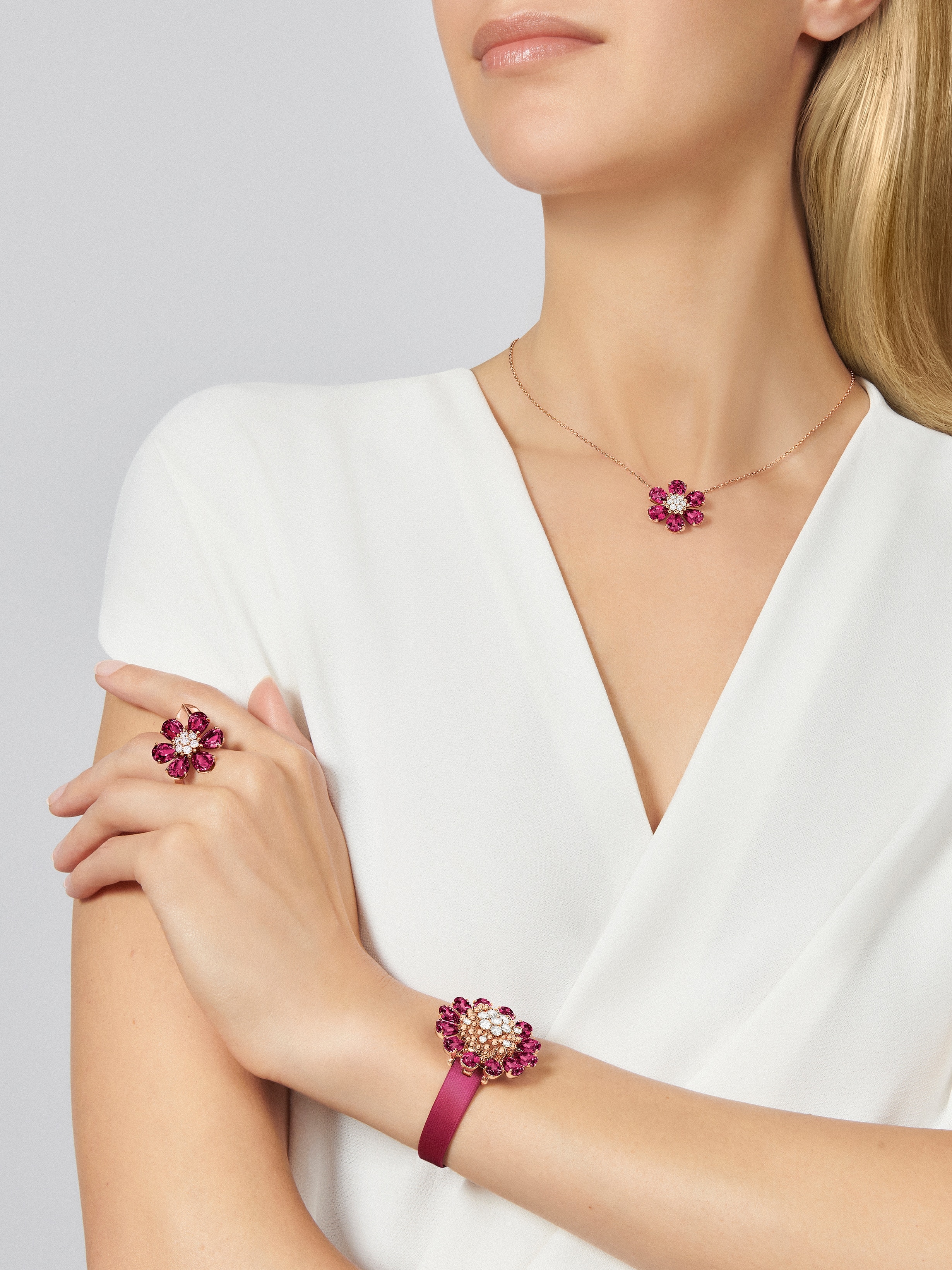 Fleurs d'Hawaï secret watch, 18K rose gold, Diamond:  59 stones,  2.63 carats, Mother-of-pearl:  1 stone, Rhodolite:  12 stones, Worn Alternative, Watch - Van Cleef & Arpels