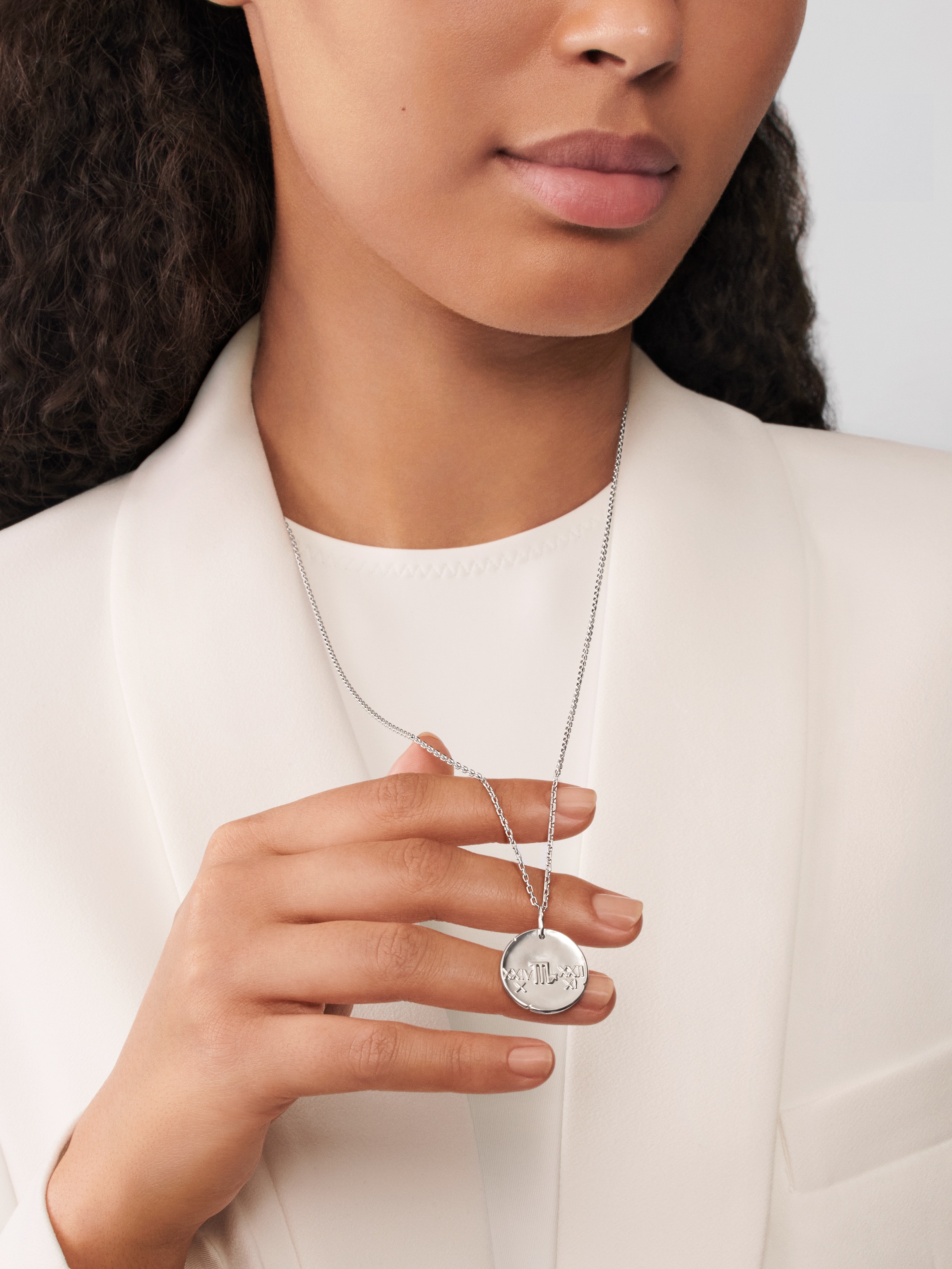 ميدالية زودياك سكوربي (العقرب), ذهب أبيض 18 قيراط, Worn Alternative, Jewelry Pendent - Van Cleef & Arpels