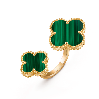 Magic Alhambra Between the Finger ring
