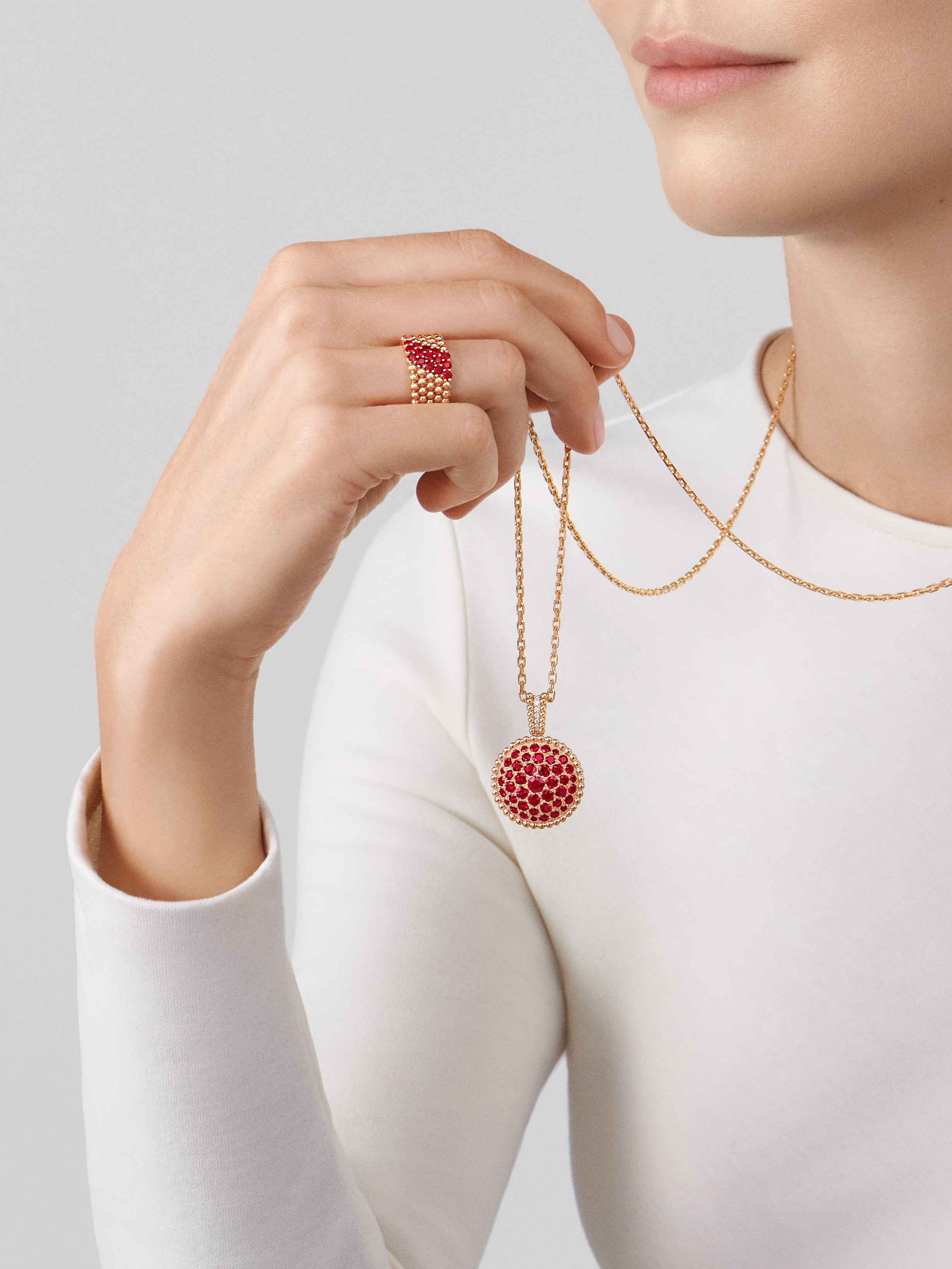 Van cleef perlee top pendant