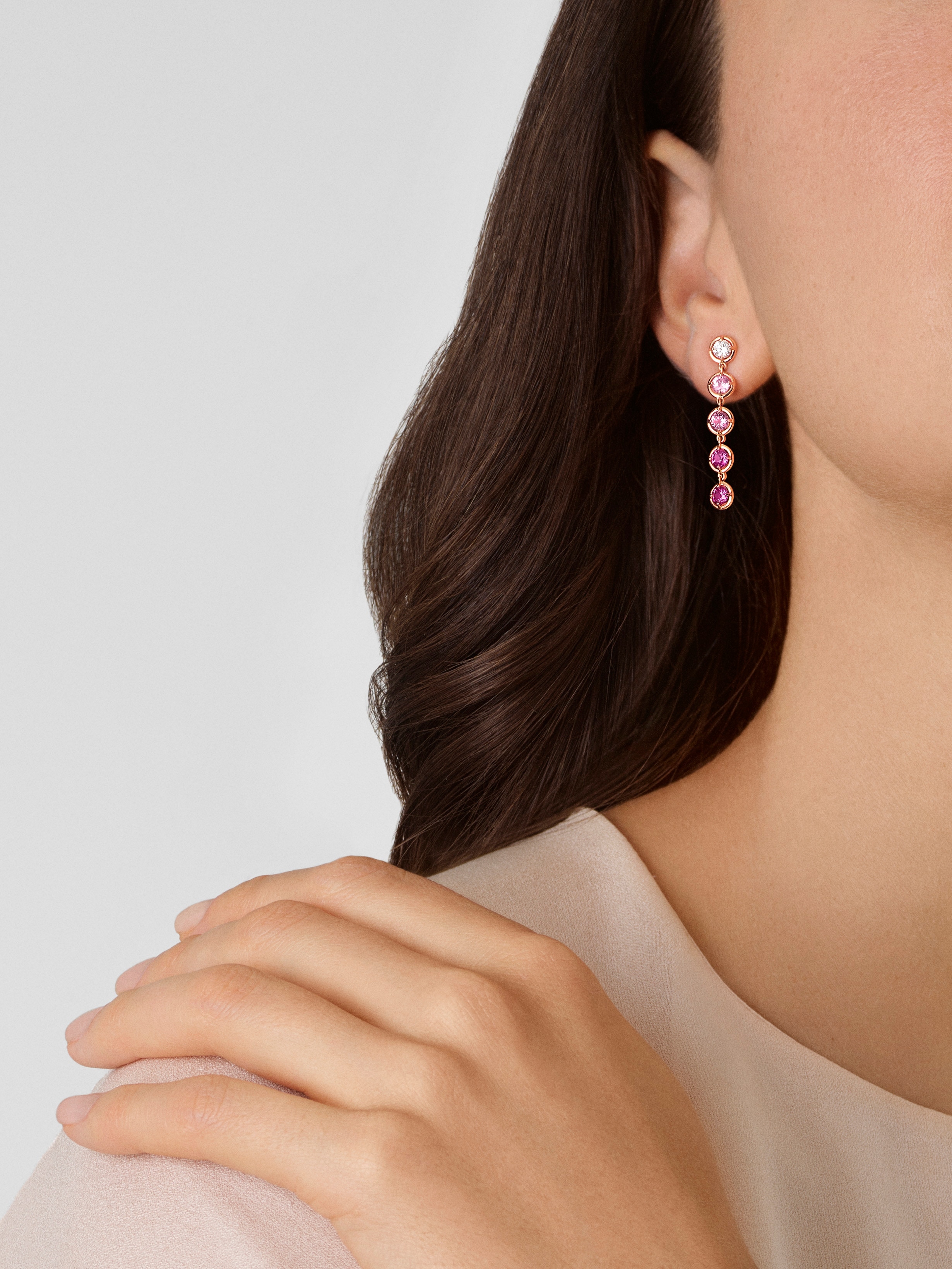 Palmyre 1 row earrings, 18K rose gold, Diamond:  2 stones,  0.26 carat, Sapphire:  8 stones,  1.24 carats, Worn Alternative, High Jewelry Earrings - Van Cleef & Arpels