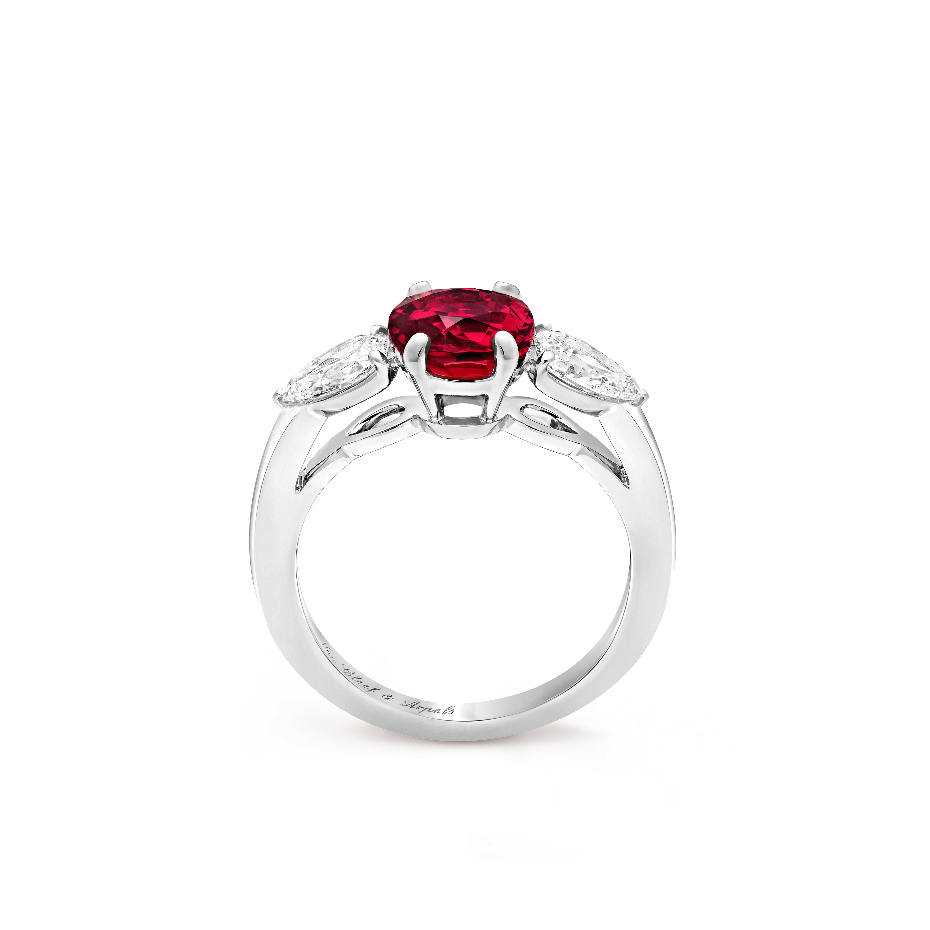 Motifs Pétales solitaire Ruby 2.03 cts, Platinum, Diamond:  2 stones,  0.78 carat, Ruby:  1 stone,  2.03 carats, Profile, High Jewelry Ring - Van Cleef & Arpels