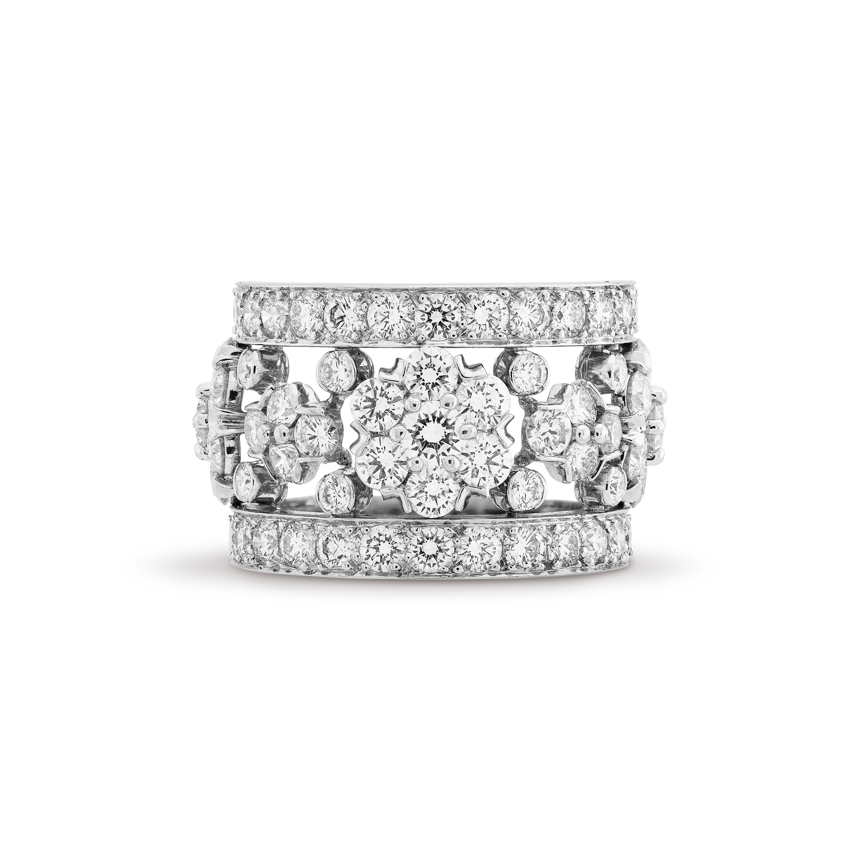 Snowflake ring, 18K white gold, Diamond:  114 stones,  5.25 carats, Top, High Jewelry Ring - Van Cleef & Arpels