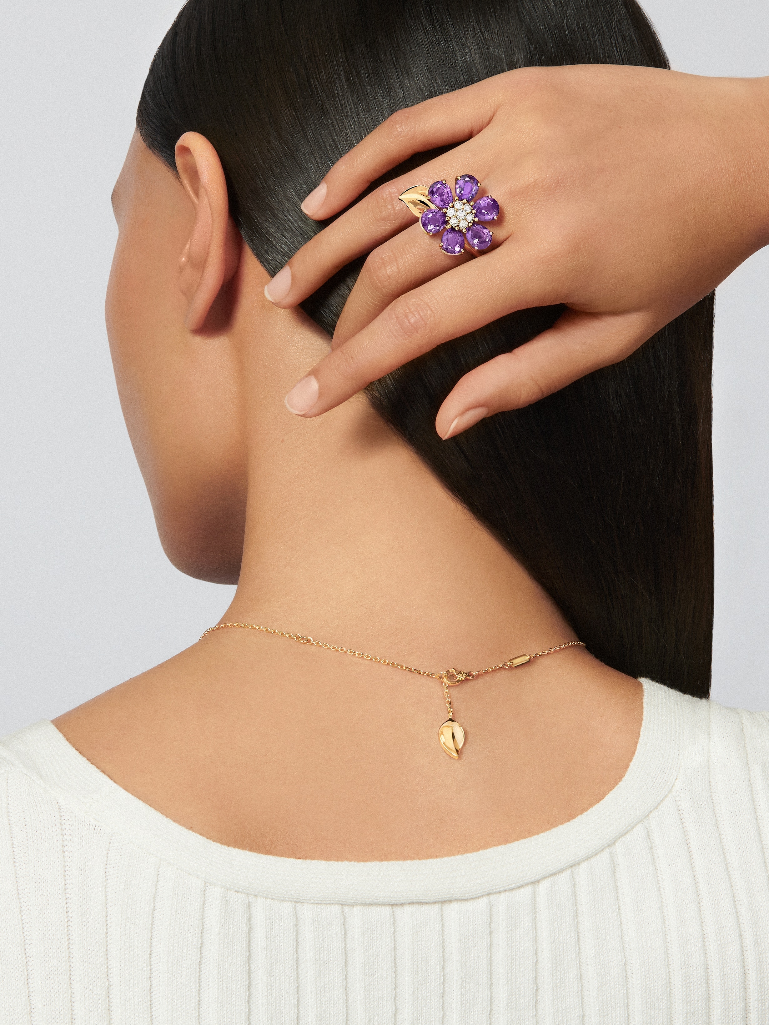 Fleurs d’Hawaï ring, 18K yellow gold, Amethyst:  6 stones,  8.52 carats, Diamond:  7 stones,  0.54 carat, Worn Detail, Jewelry Ring - Van Cleef & Arpels