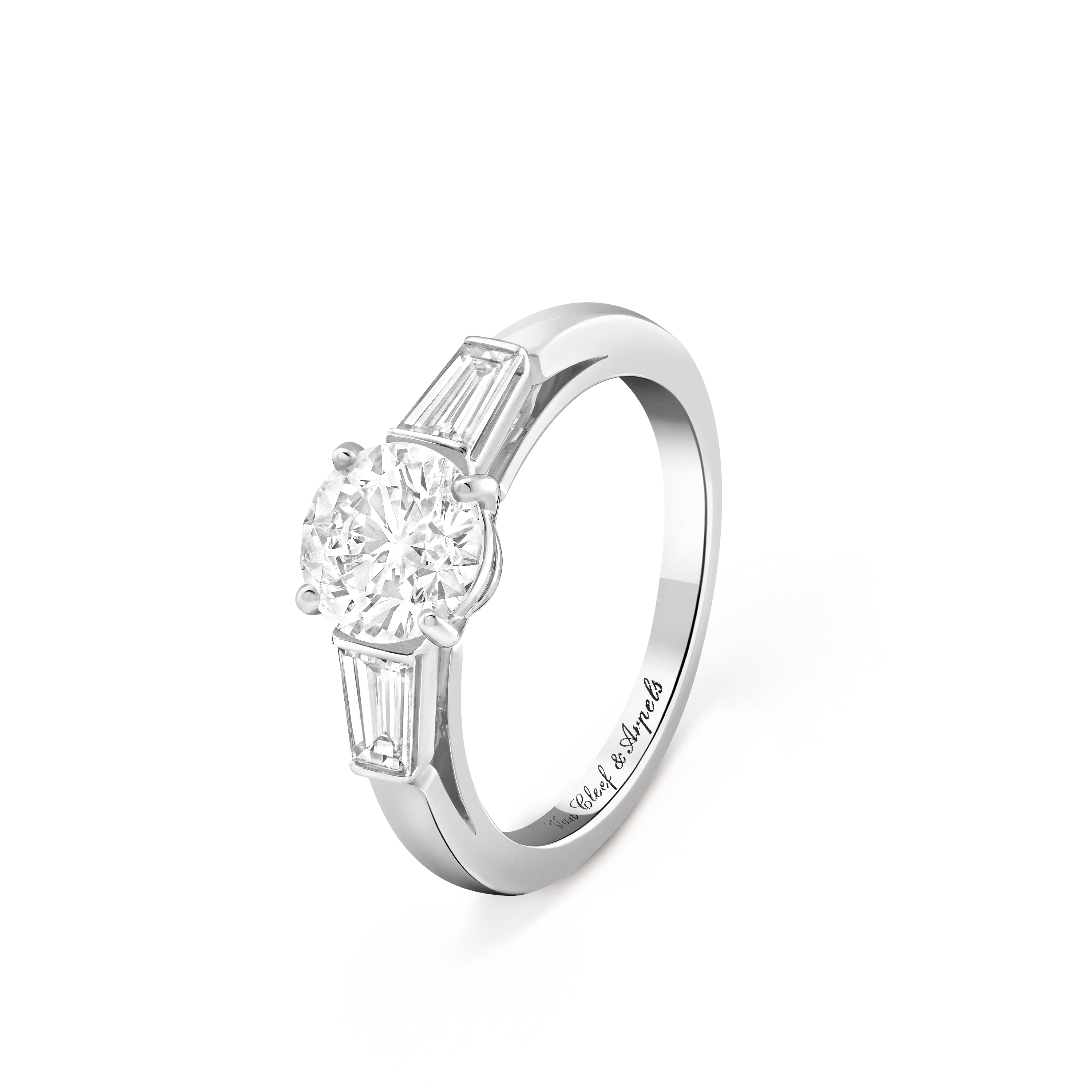 Solitario Sonate Diamante, 1,2 carati DVVS1, Platino 950/1000, Diamante:  3 pietre,  1.69 carati, Three Fourth, High Jewelry Ring - Van Cleef & Arpels