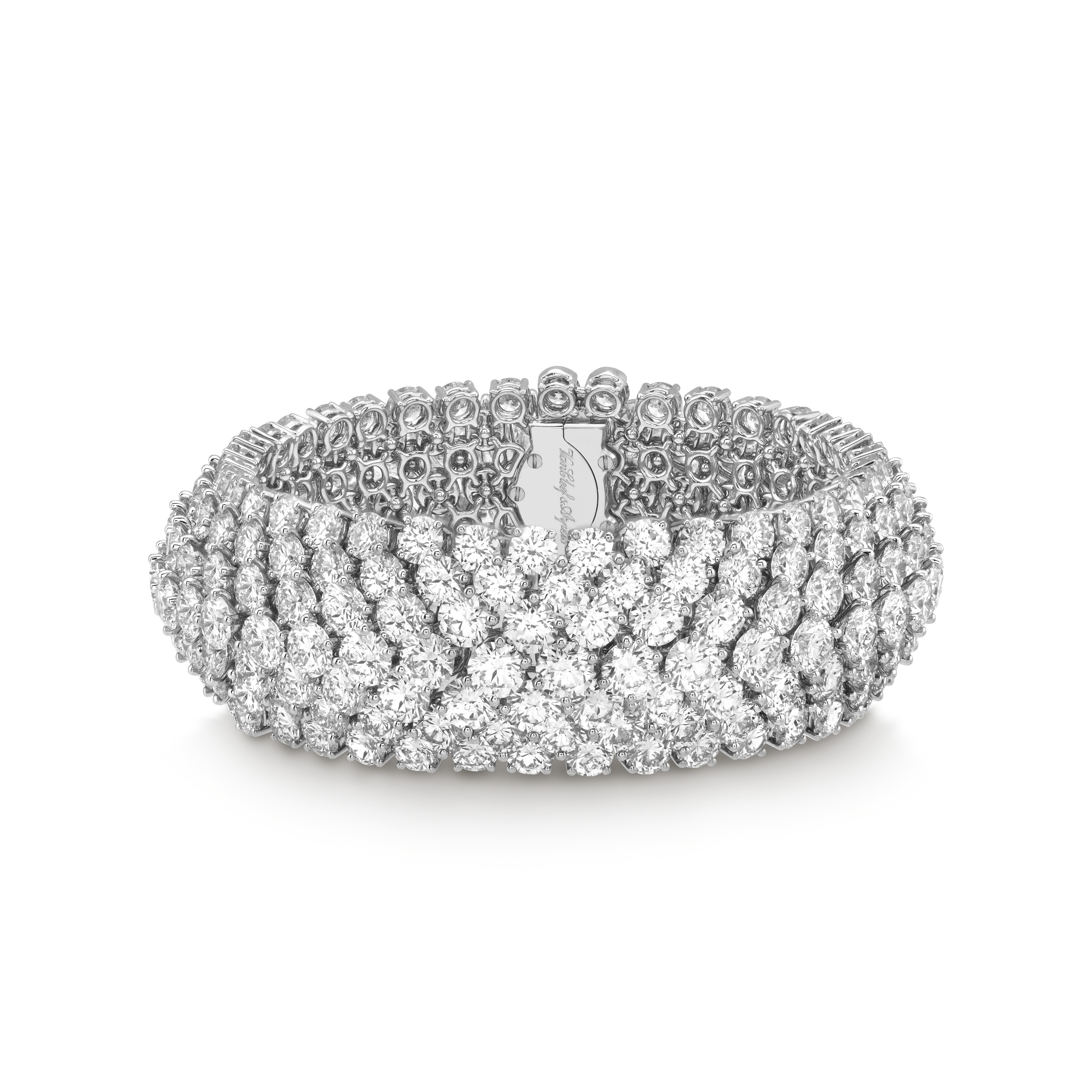 Bracelet À Cheval 7 rangs, Or blanc 750/1000, Diamant:  266 pierres,  73.08 carats, Front, High Jewelry Bracelet - Van Cleef & Arpels