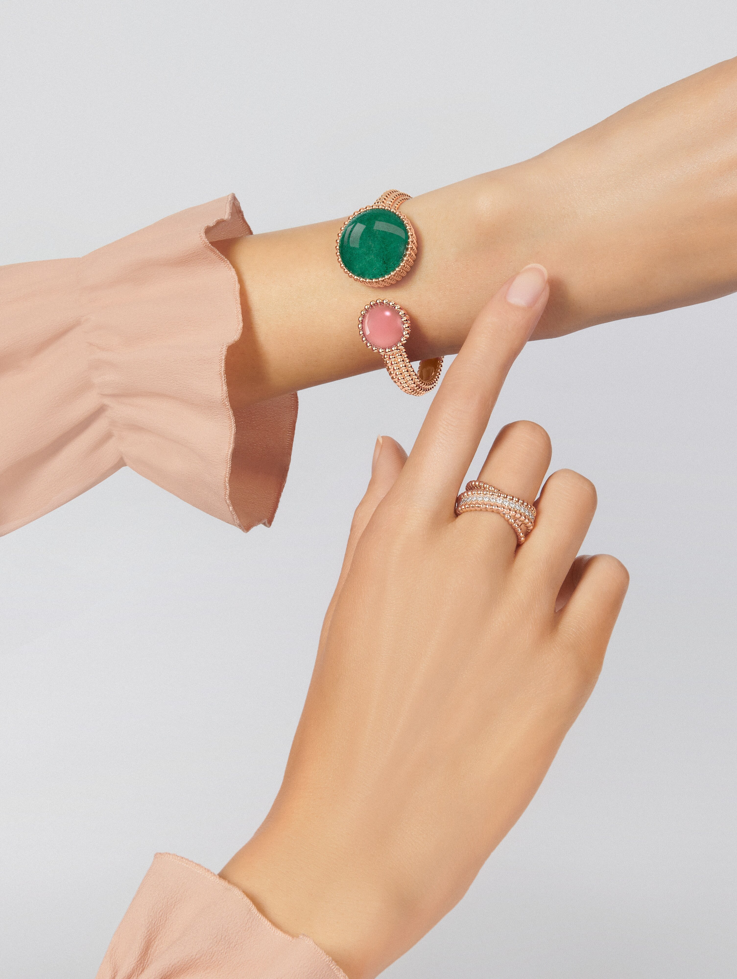 Perlée Toi & Moi secret watch, small model, 18K rose gold, Diamond:  25 stones,  0.77 carat, Jasper:  1 stone, Mother-of-pearl:  1 stone, Quartz:  1 stone, Worn Alternative, Watch - Van Cleef & Arpels