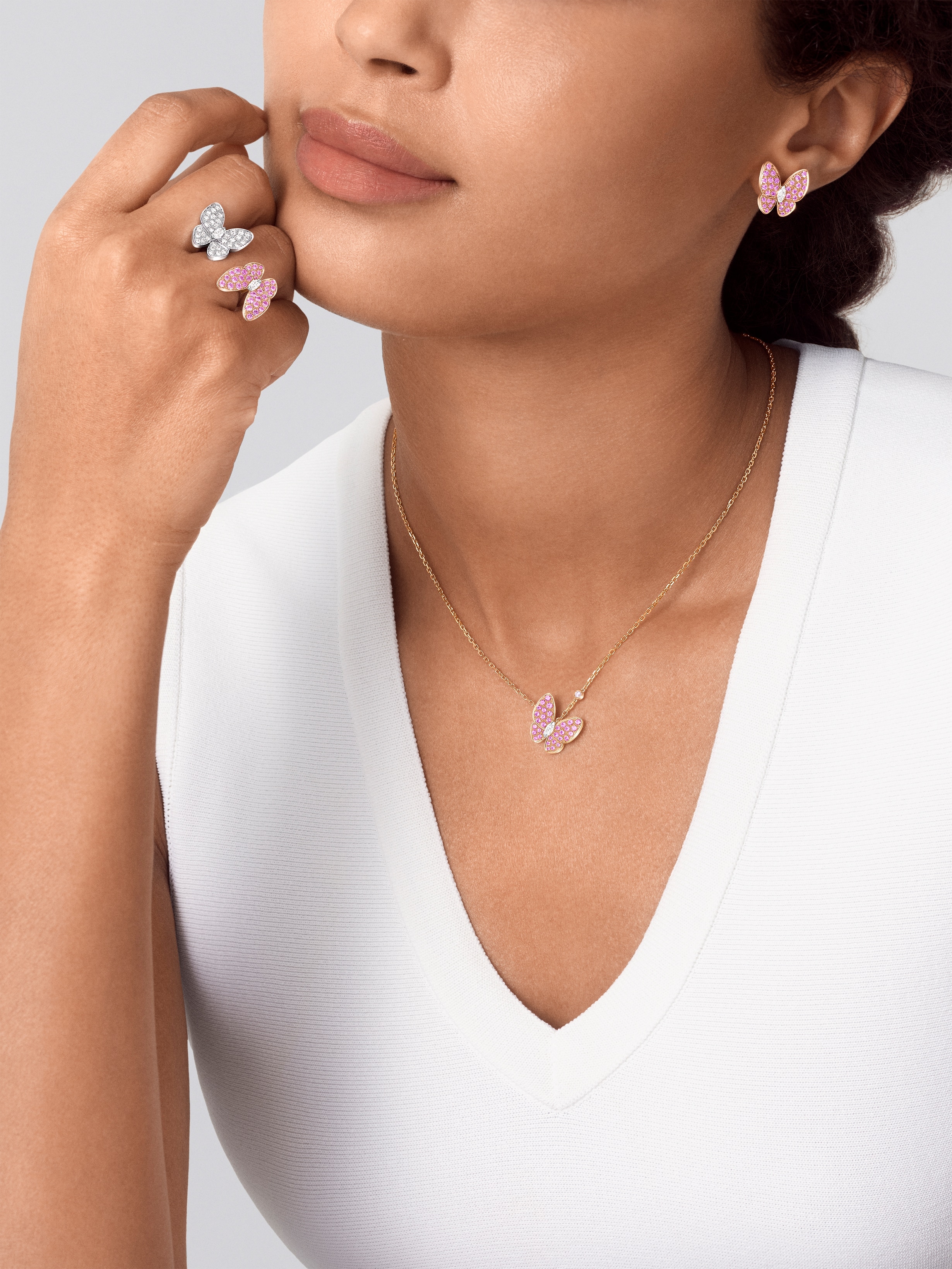 Two Butterfly Between the Finger ring, 18K rose gold, 18K white gold, Diamond:  36 stones,  0.99 carat, Mother-of-pearl:  4 stones, Worn Alternative, Jewelry Ring - Van Cleef & Arpels