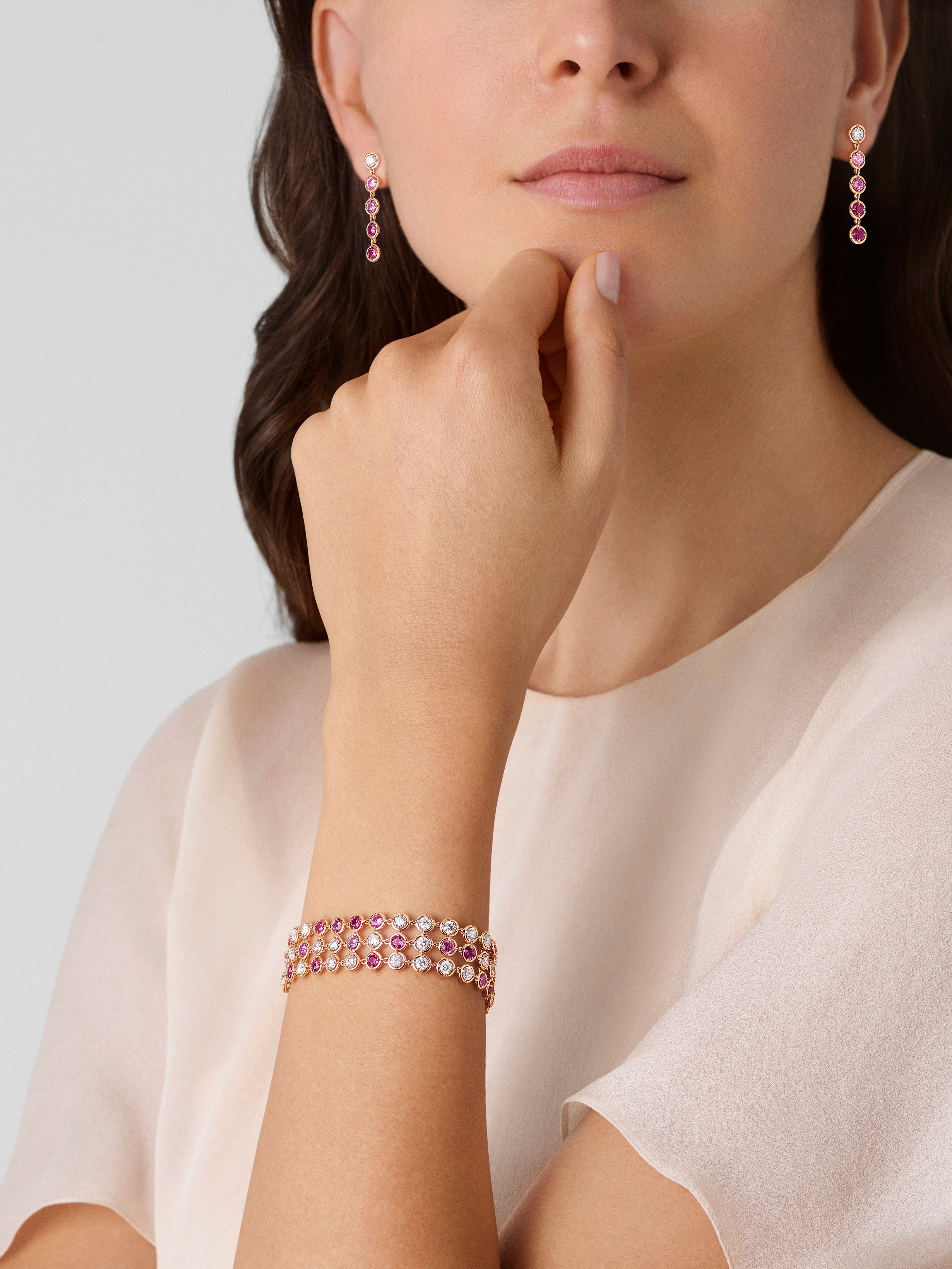 Palmyre 3 rows bracelet, 18K rose gold, Diamond:  48 stones,  6.4 carats, Sapphire:  33 stones,  5.12 carats, Worn Detail, High Jewelry Bracelet - Van Cleef & Arpels
