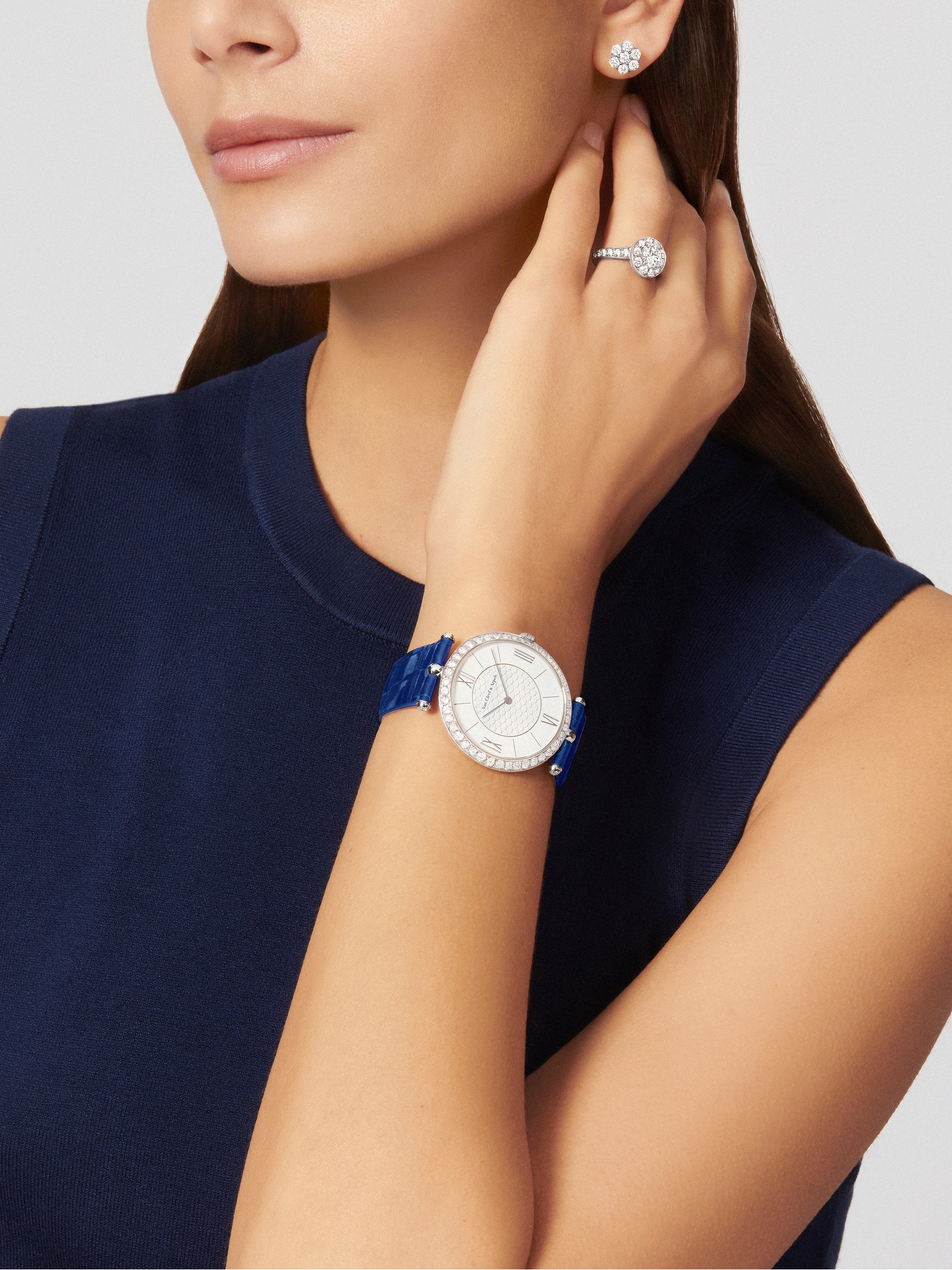 خاتم سوليتير إيكون، 1.00 قيراط فئة EVVS1, بلاتين, ماس:  23 أحجار,  1.92 الوزن, Worn Alternative, Jewelry Ring - Van Cleef & Arpels