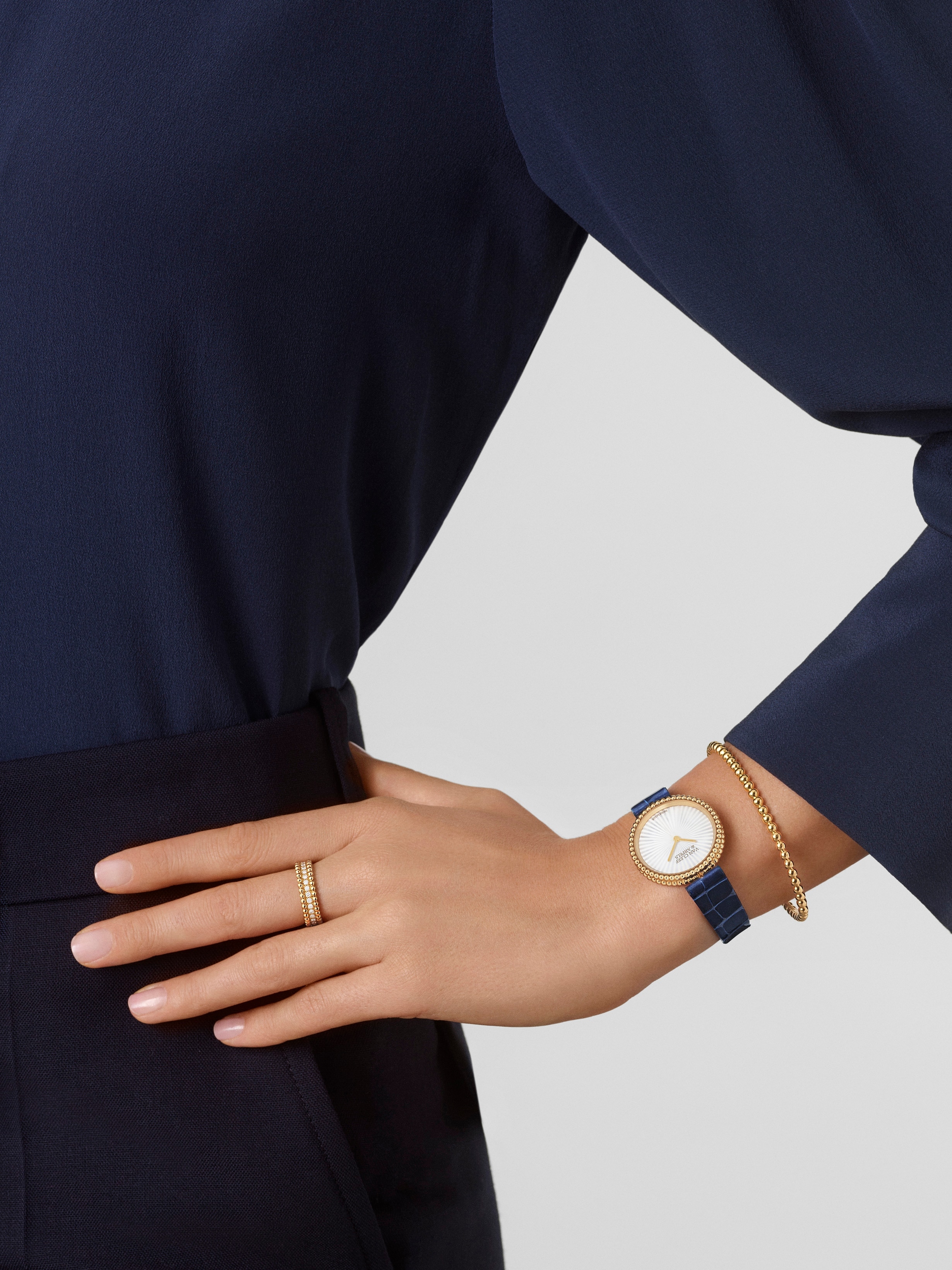 Perlée watch, 30 mm, 18K yellow gold, Mother-of-pearl:  1 stone, Worn Alternative, Watch - Van Cleef & Arpels