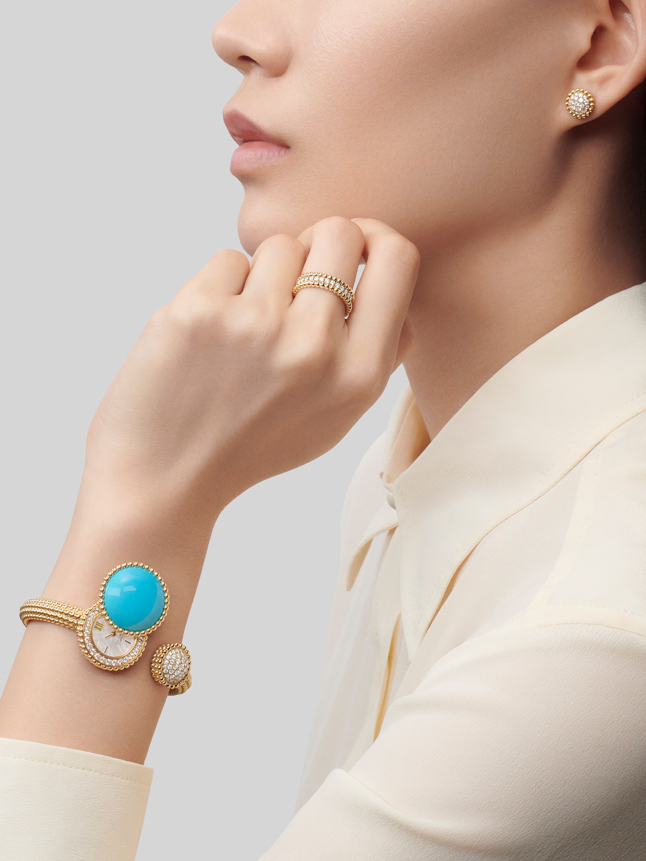 Perlée Toi & Moi secret watch, medium model, 18K yellow gold, Diamond:  68 stones,  1.53 carats, Mother-of-pearl:  1 stone, Turquoise:  1 stone, Worn Alternative, Watch - Van Cleef & Arpels