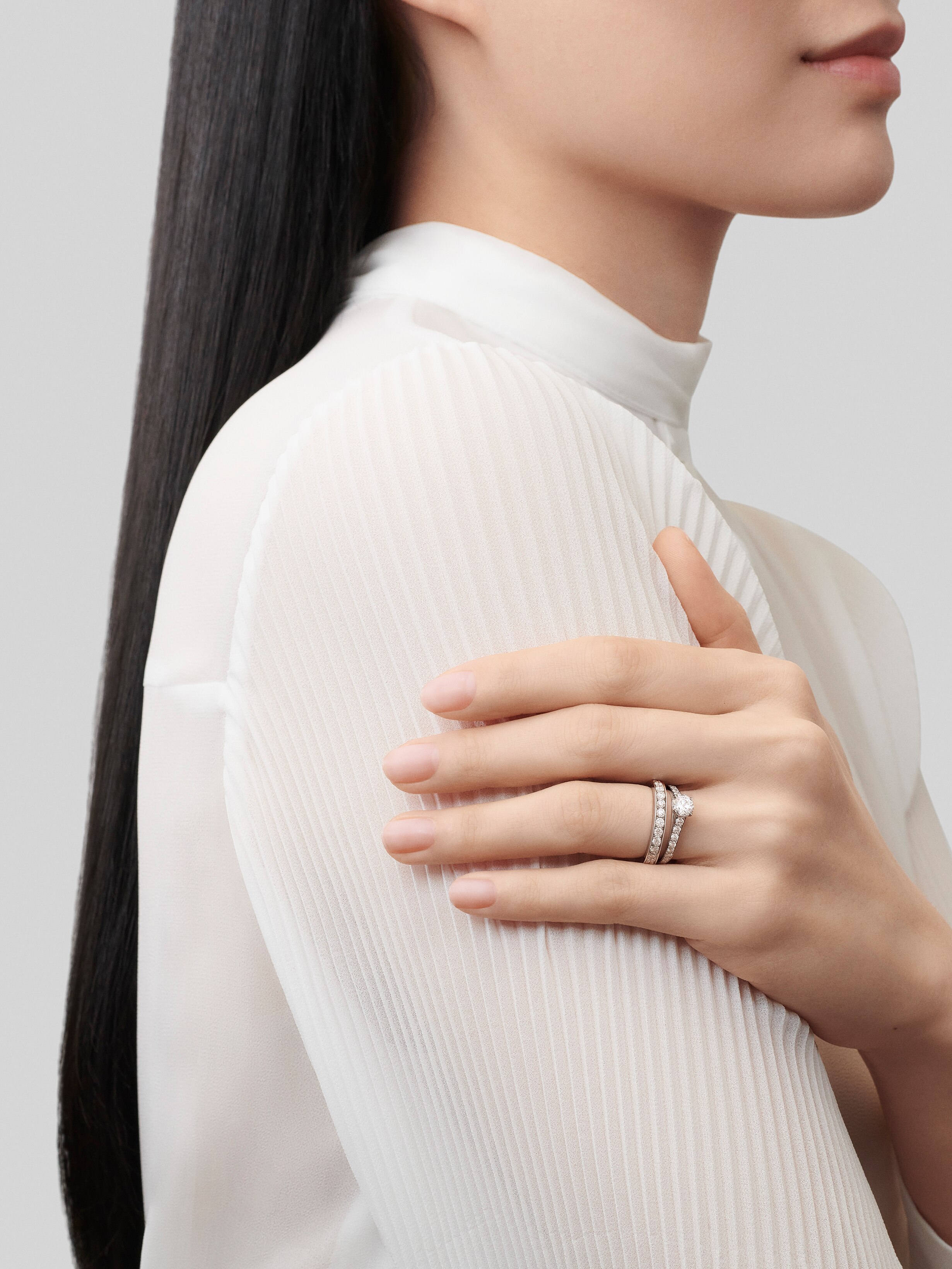 Romance solitaire 0.70 carat EVVS1, Platinum, Diamond:  19 stones,  1.08 carats, Worn Alternative, Jewelry Ring - Van Cleef & Arpels