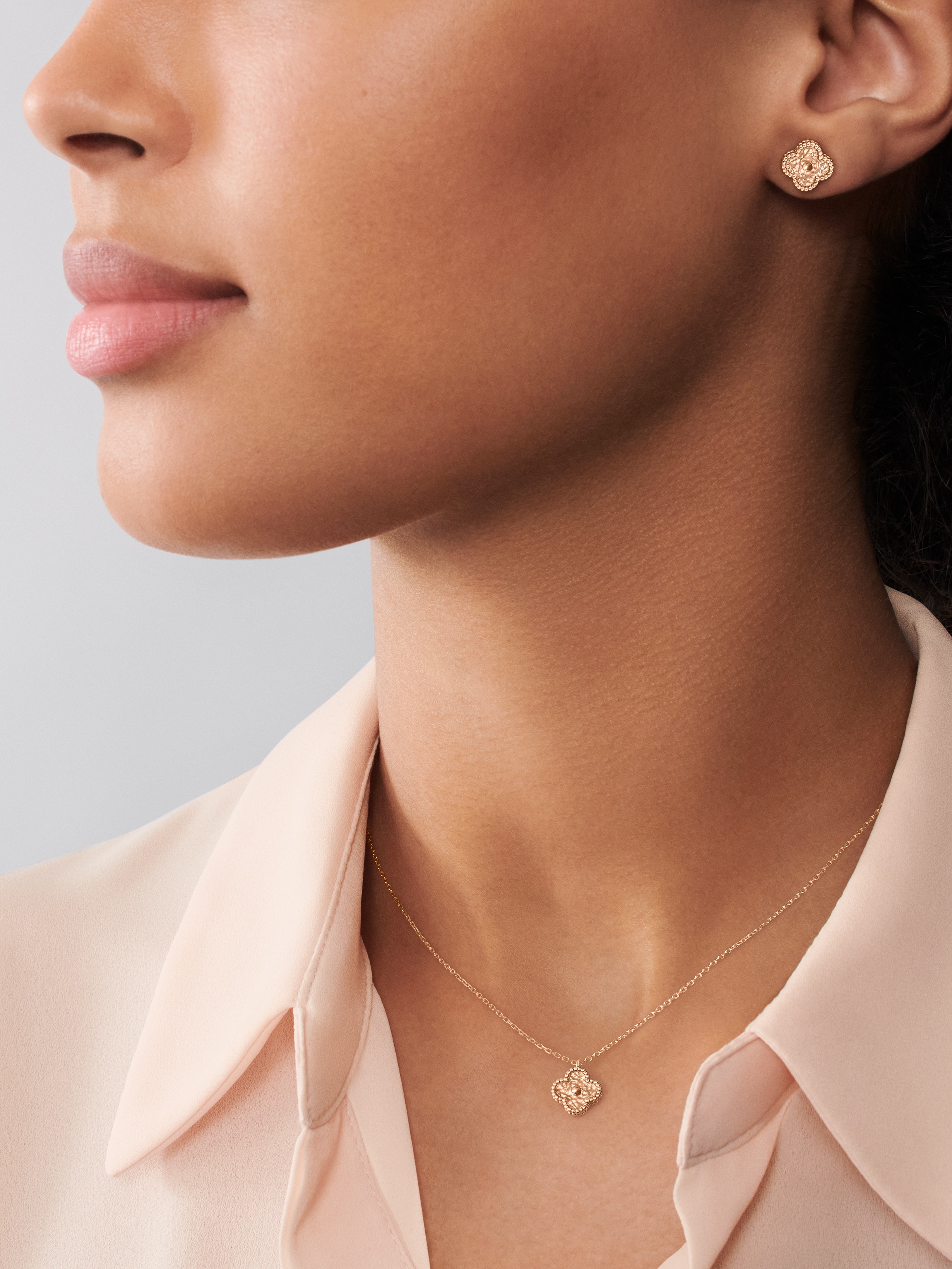 أقراط أذن سويت ألامبرا بالأزرار الزينية, ذهب وردي 18 قيراط, Worn Alternative, Jewelry Earrings - Van Cleef & Arpels