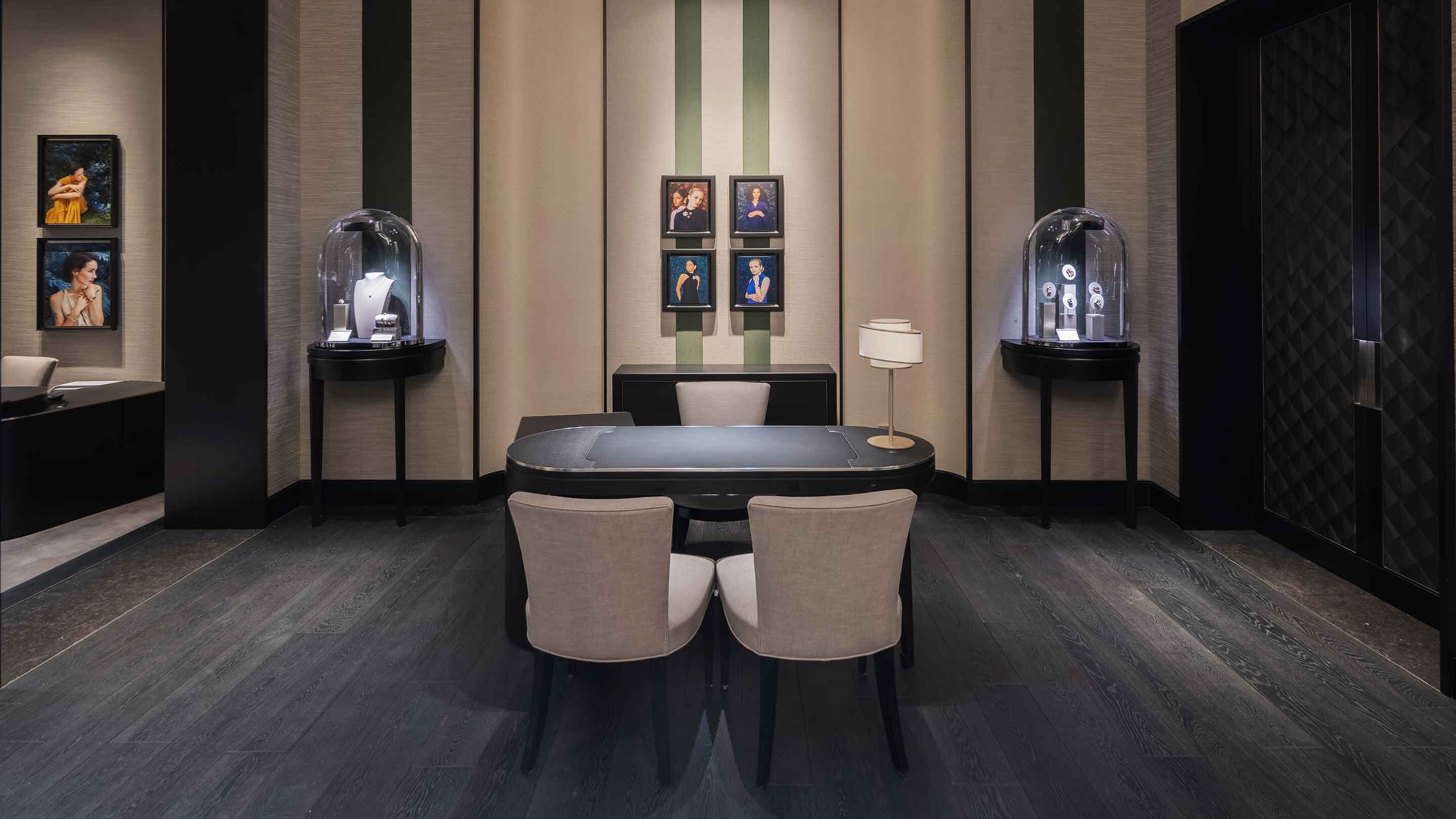 Wuhan, Heartland 66 present the main area 3, Van Cleef & Arpels.