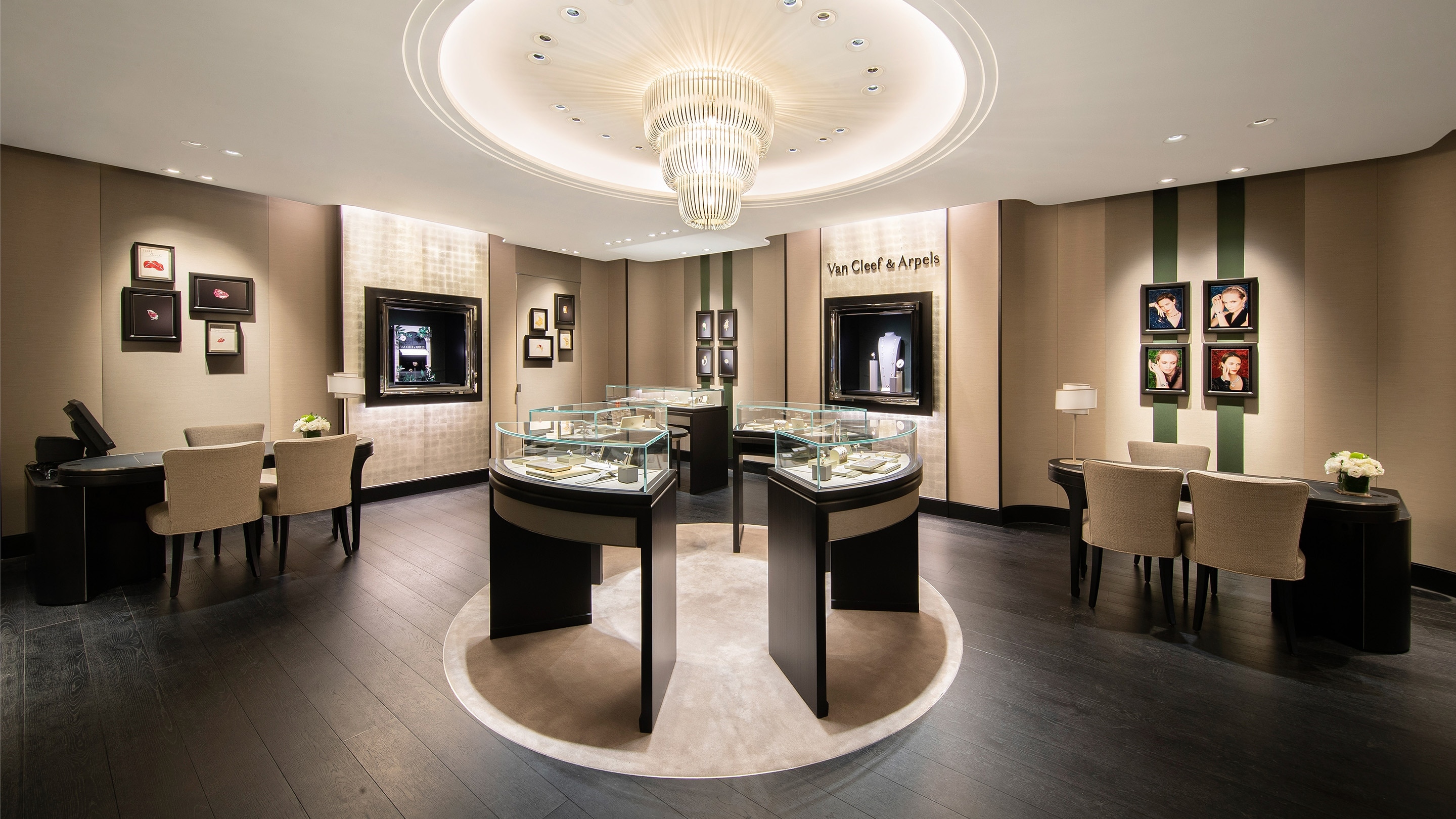 Bejing Parkview Green present the main area, Van Cleef and Arpels.