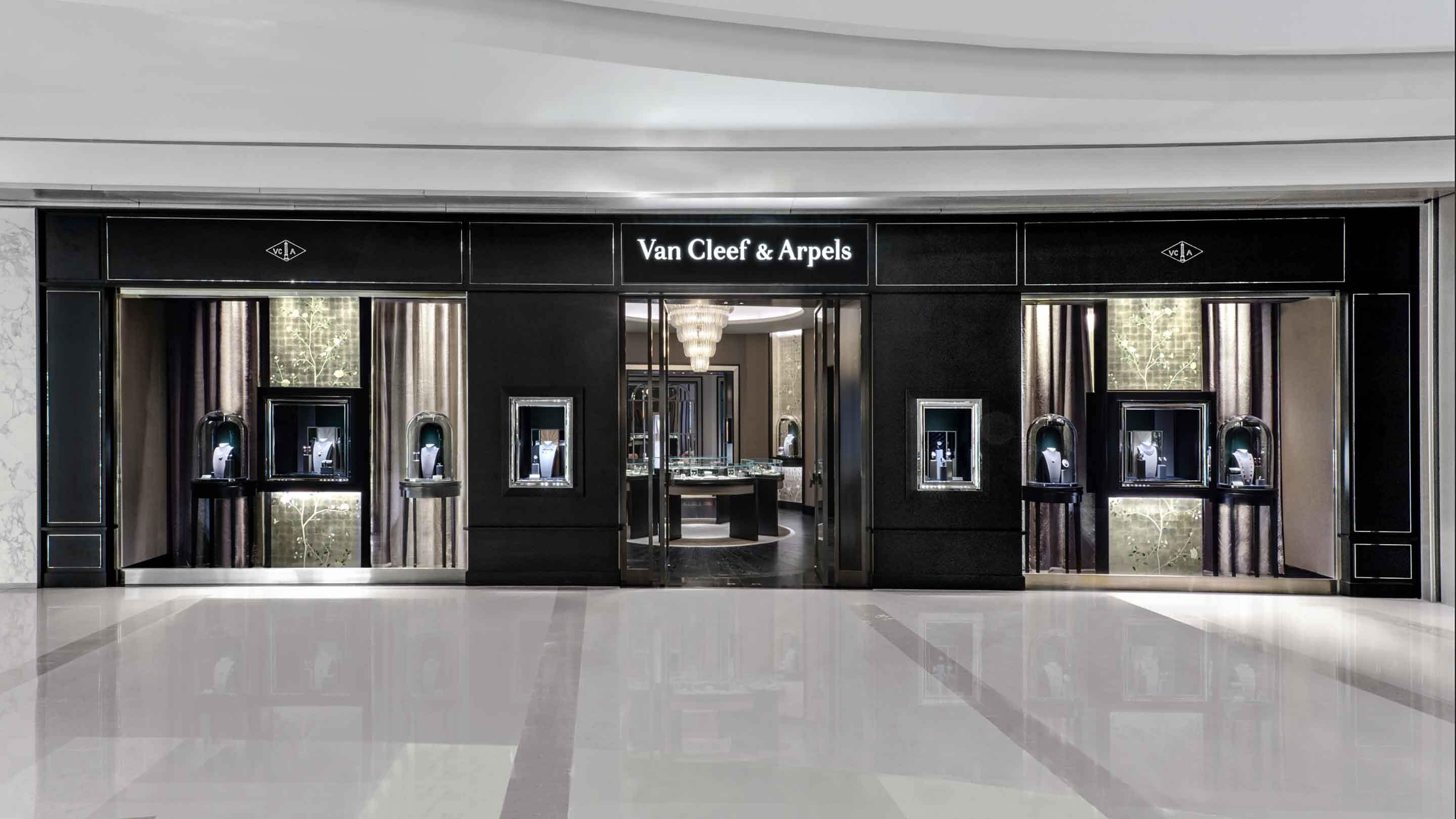 Hangzhou mix C boutique present the facade view, van cleef and arpels