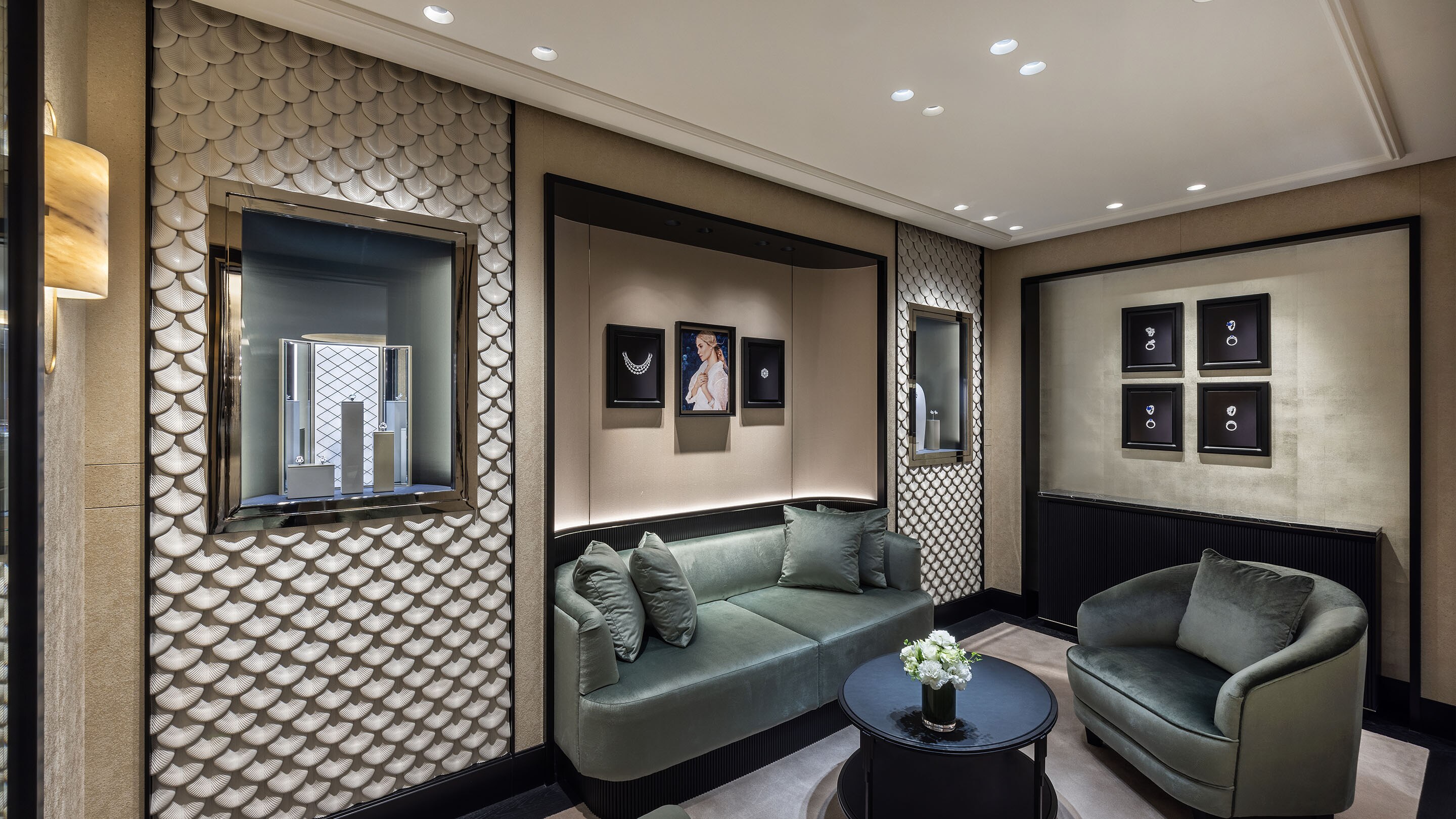 Isetan Shinjuku, picture of the boutique's VIC salon, Van Cleef & Arpels.