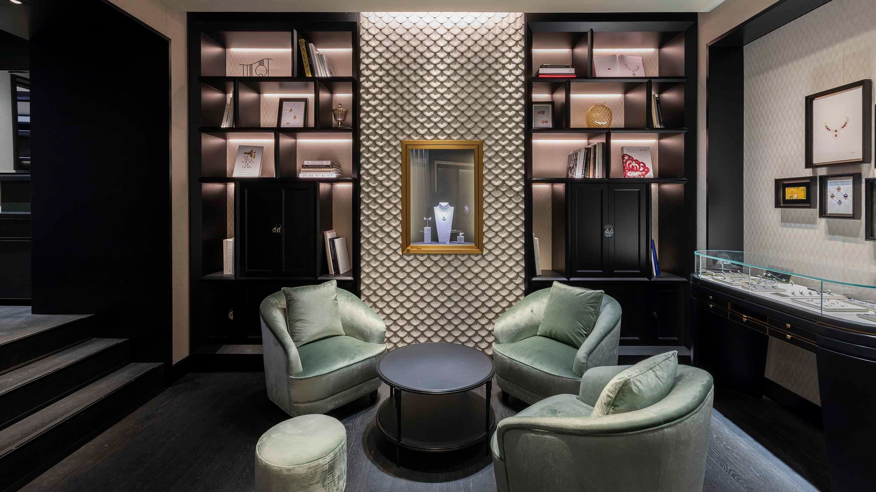 Shanghai Plaza 66 present the interior bridal view, Van Cleef & Arpels.