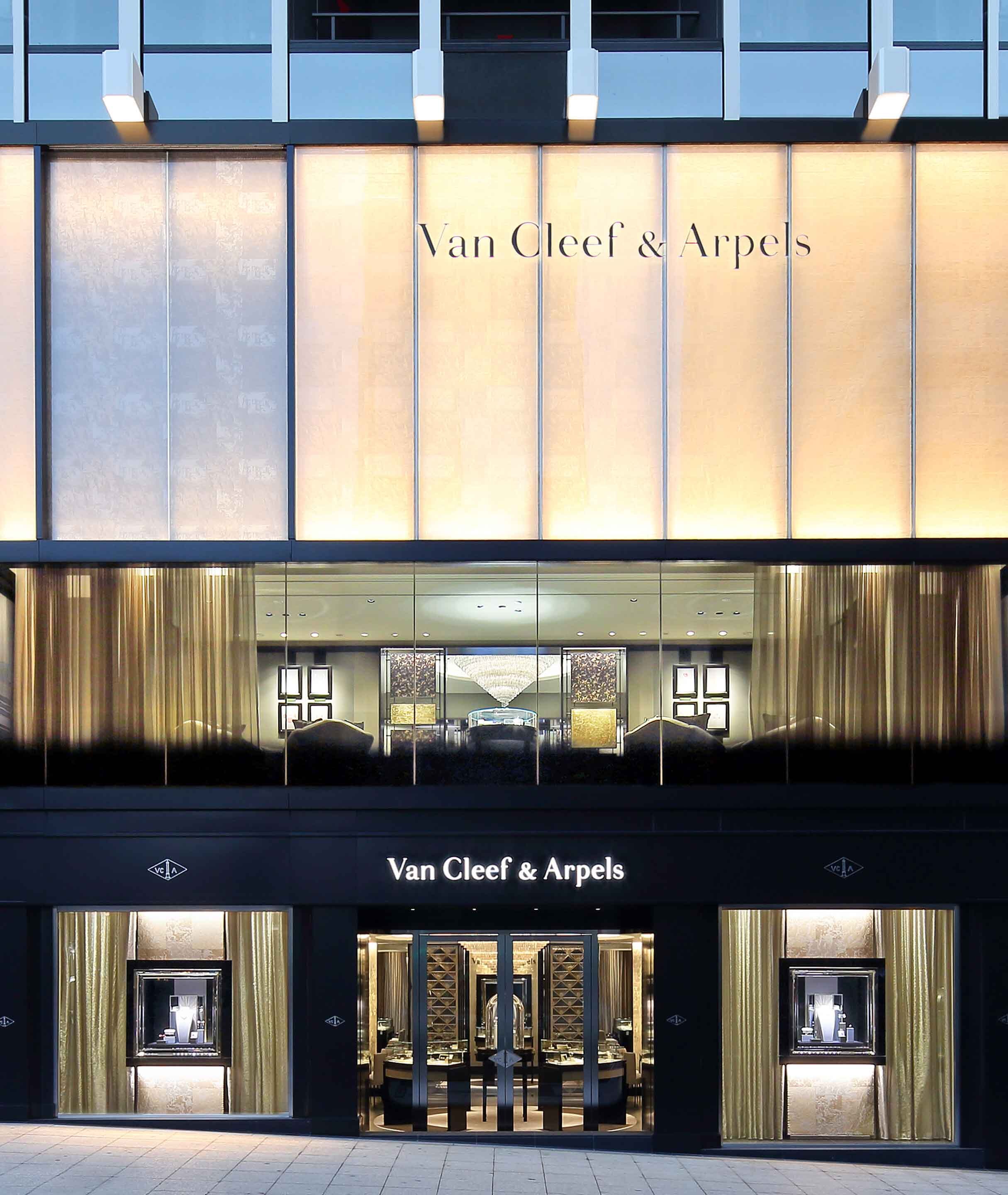 Osaka Shinsaibashi Van Cleef & Arpels