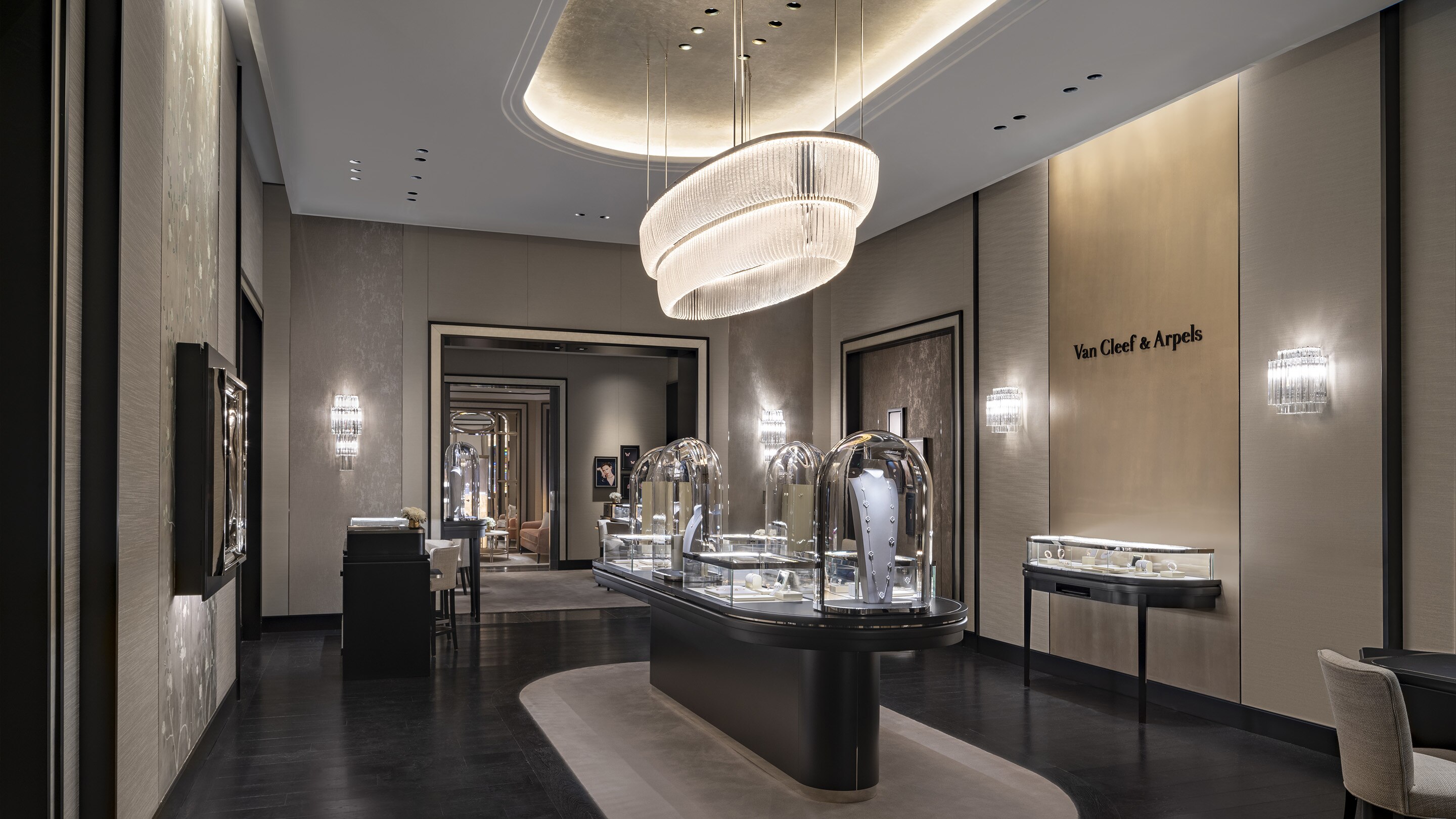 Las Vegas, Forum Shops, picture of the boutique's main area, Van Cleef & Arpels.