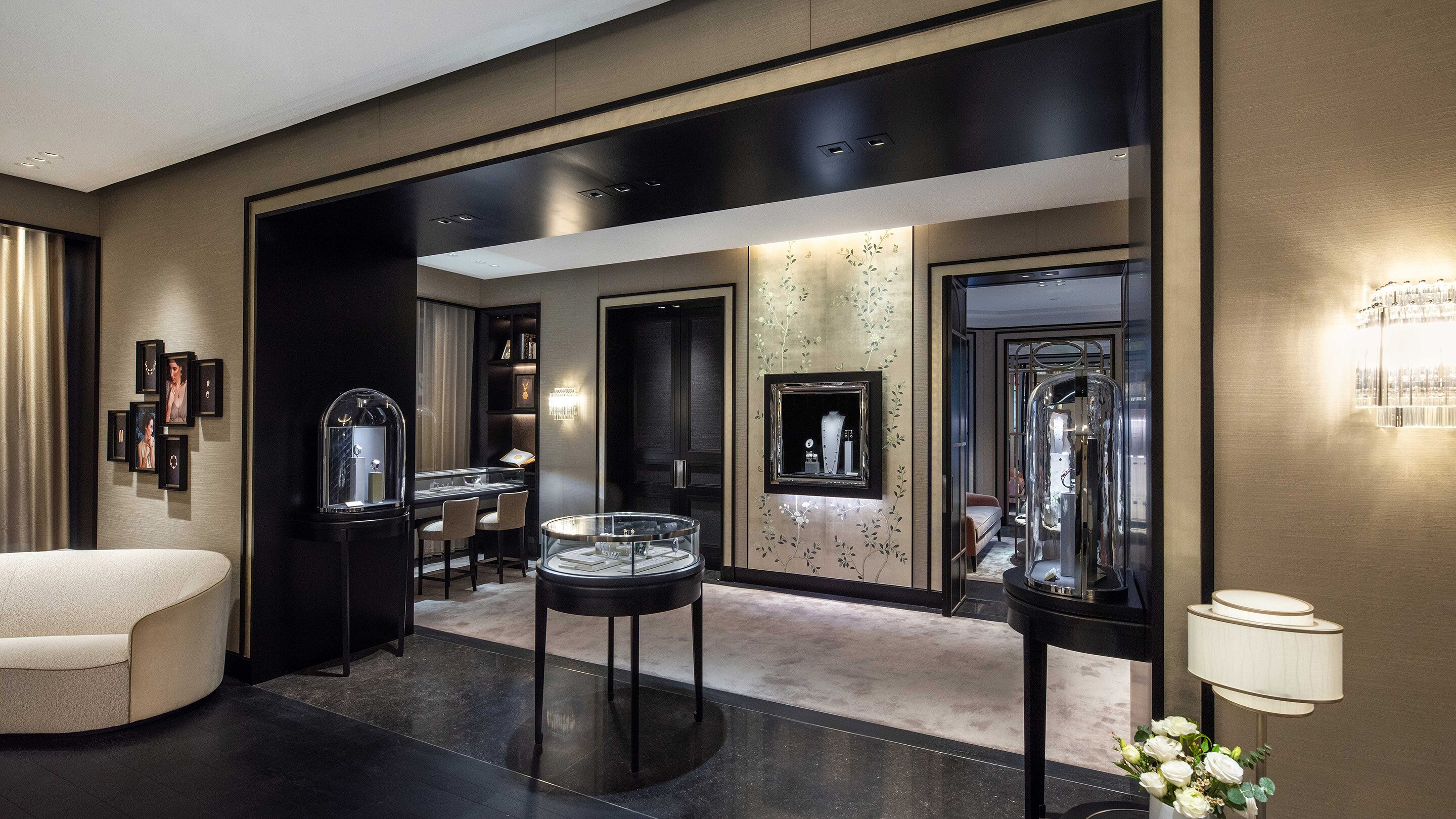 Jinan Guihe boutique present the main aera view, Van cleef and arpels