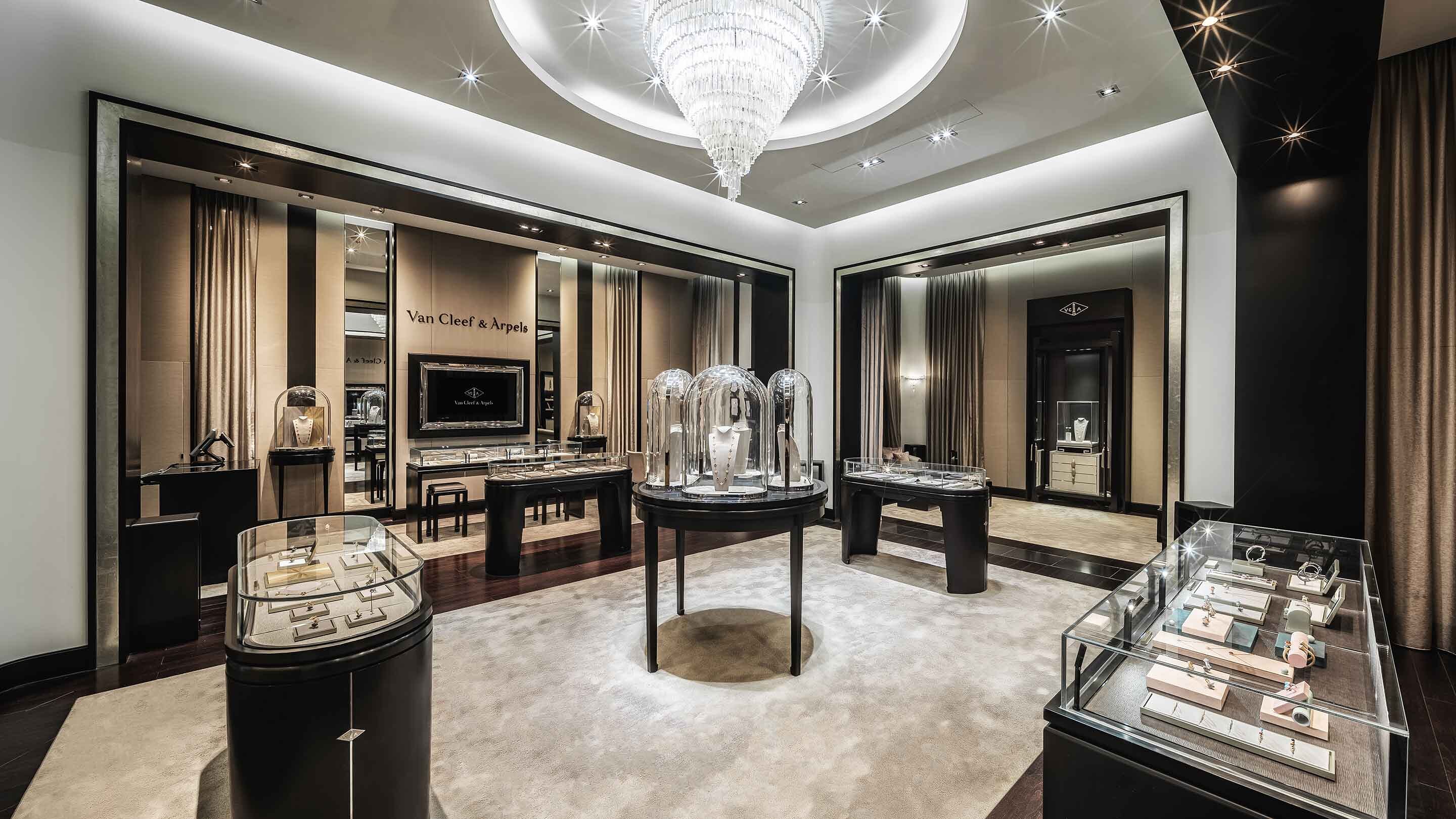 Macau T Galleria by DFS, Shoppes at Four Seasons Van Cleef & Arpels